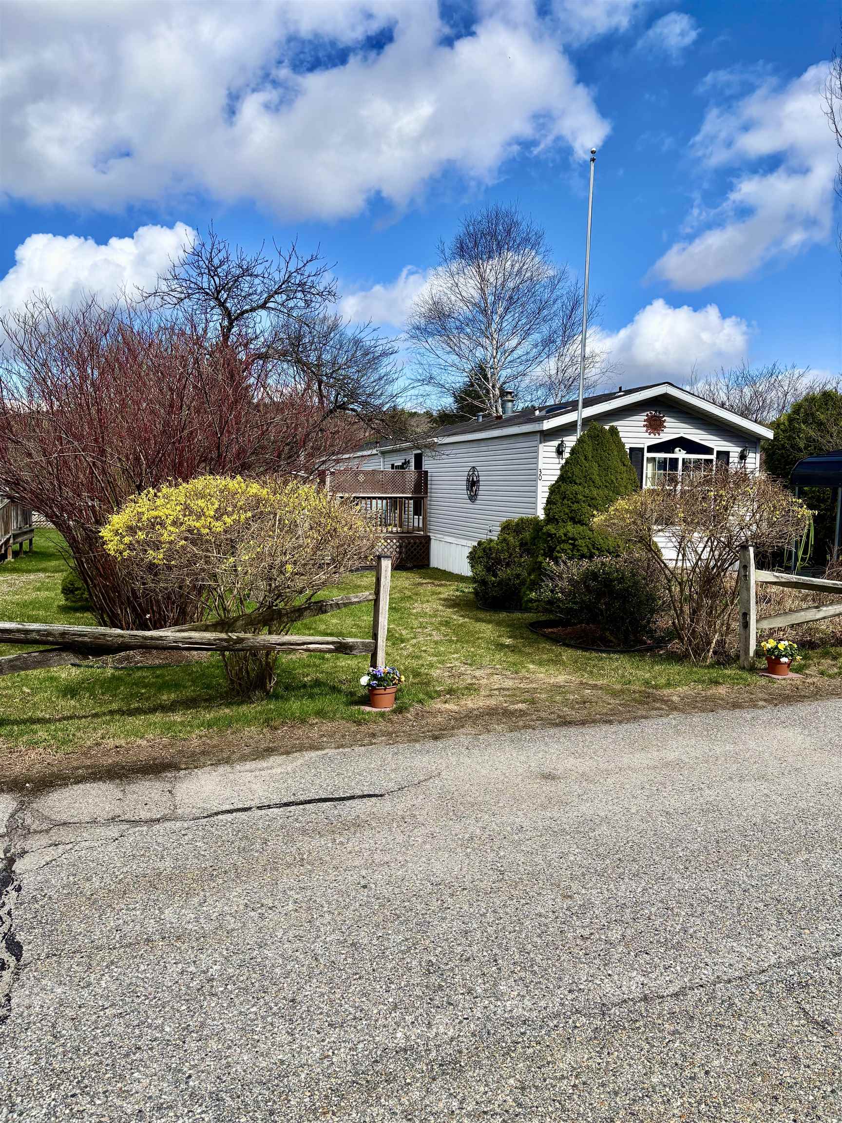 20 Old Henniker Rd, Hillsborough, NH 03244