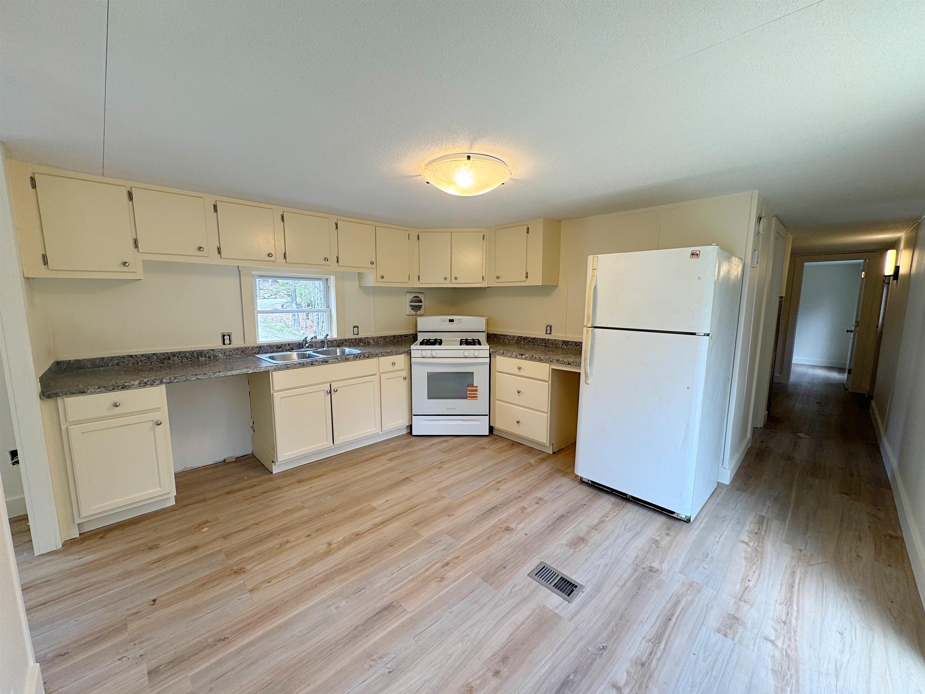 137 Keyes Hollow Rd, Lempster, NH 03605