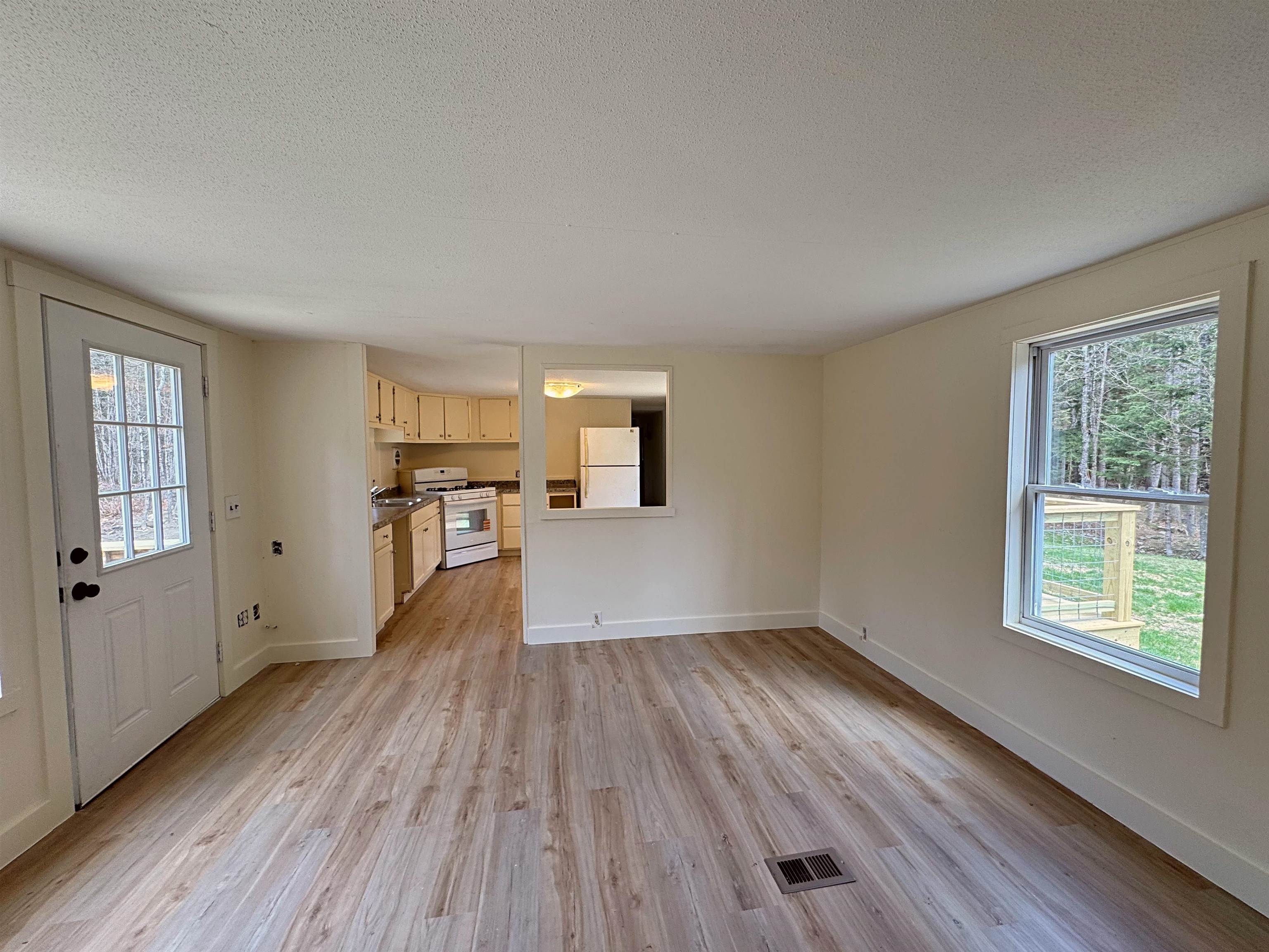 137 Keyes Hollow Rd, Lempster, NH 03605