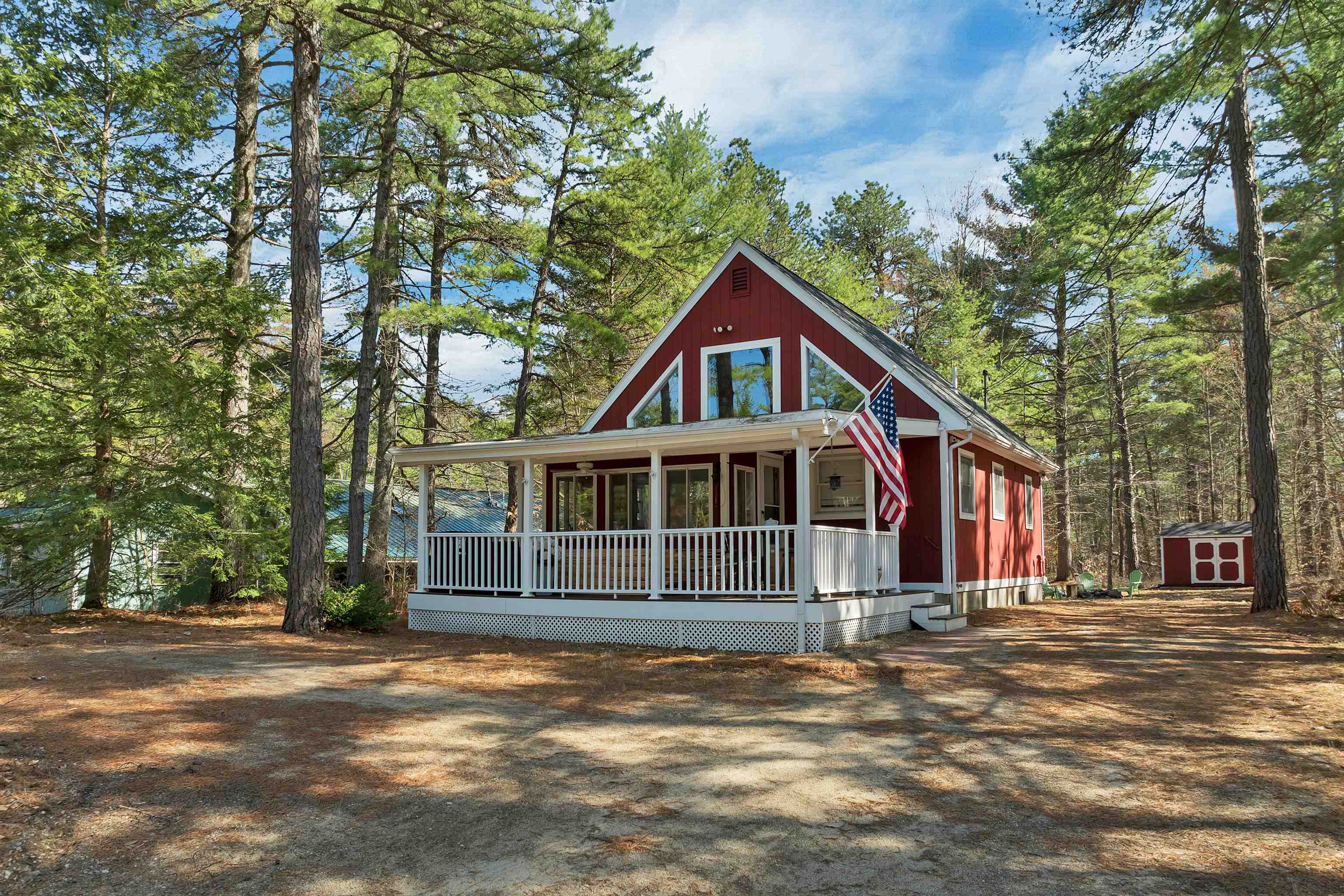 206 East Chocorua River Dr, Tamworth, NH 03886