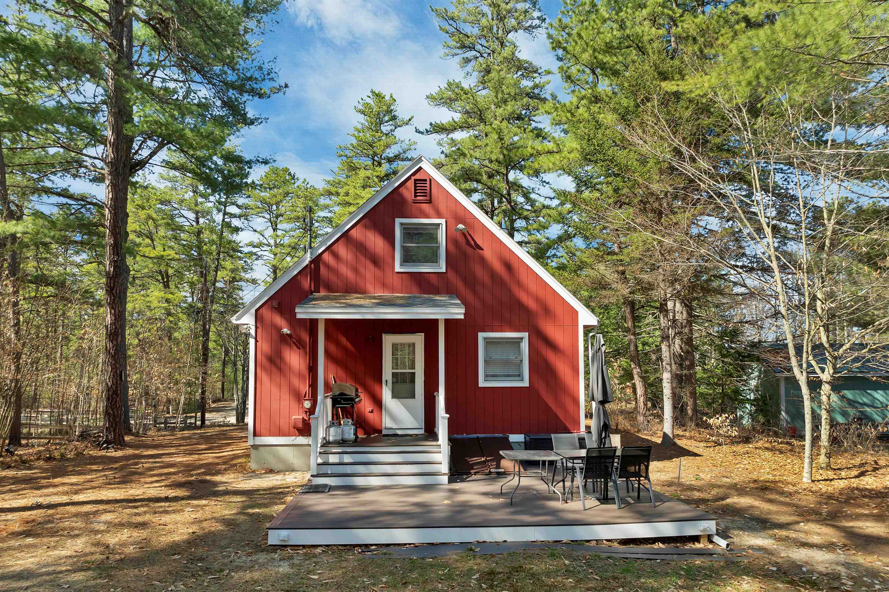 206 East Chocorua River Dr, Tamworth, NH 03886