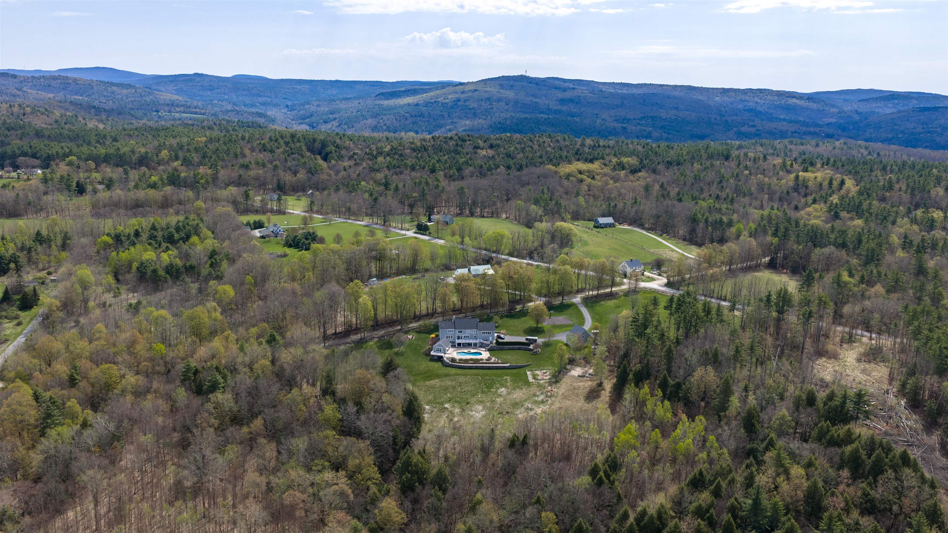 15 Old Stage Rd, Langdon, NH 03602