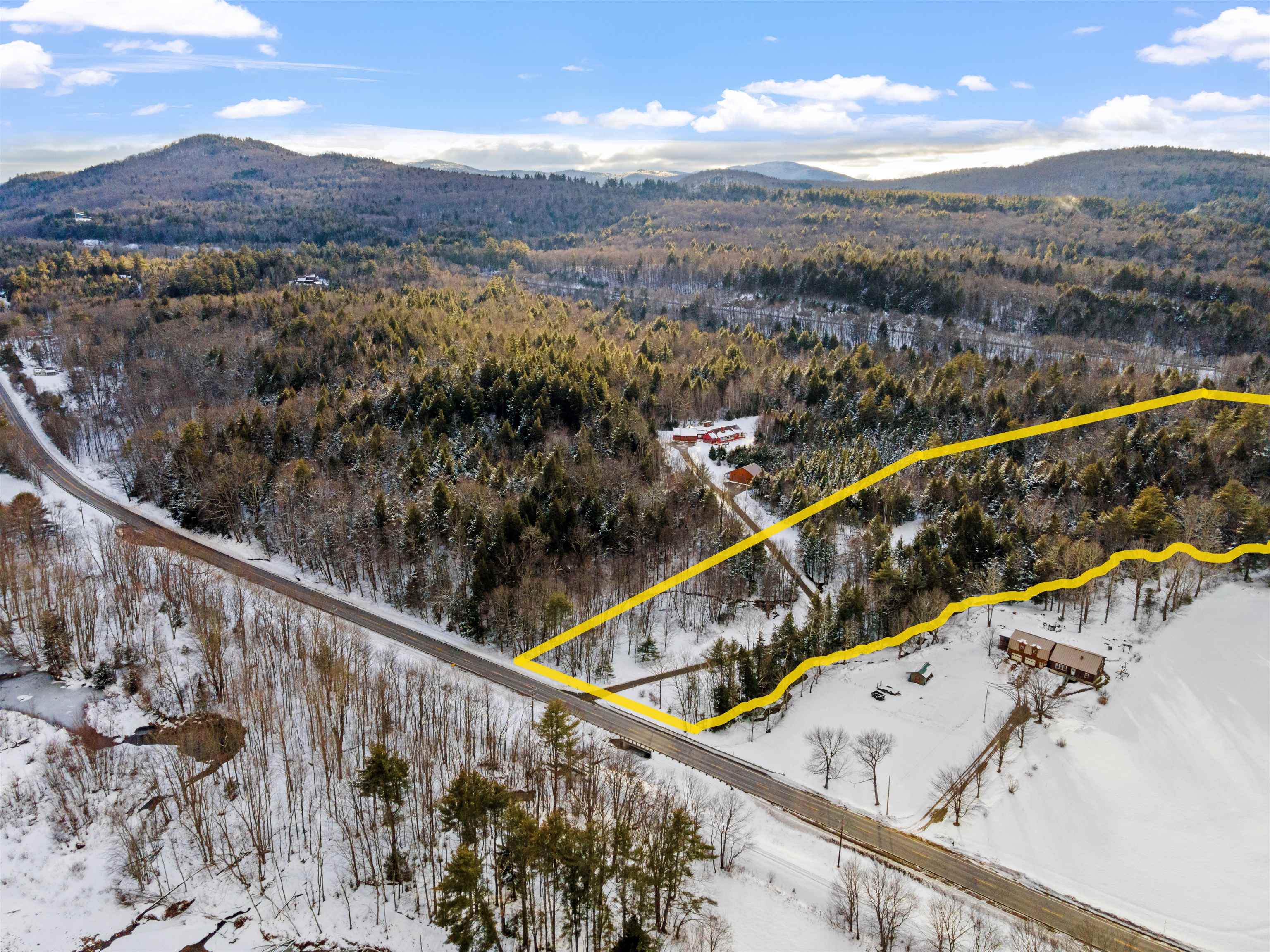 3039 Us Route 3, Thornton, NH 02385