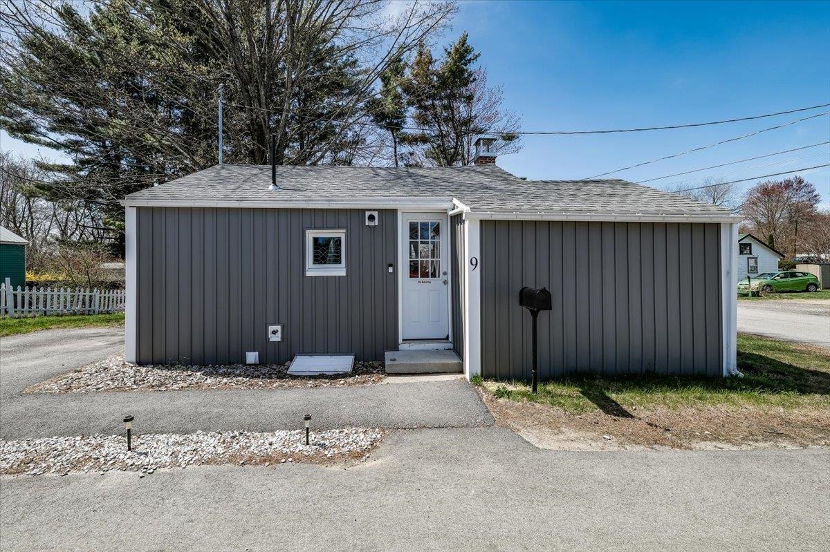 9 Hillcrest Ave, Pembroke, NH 03275