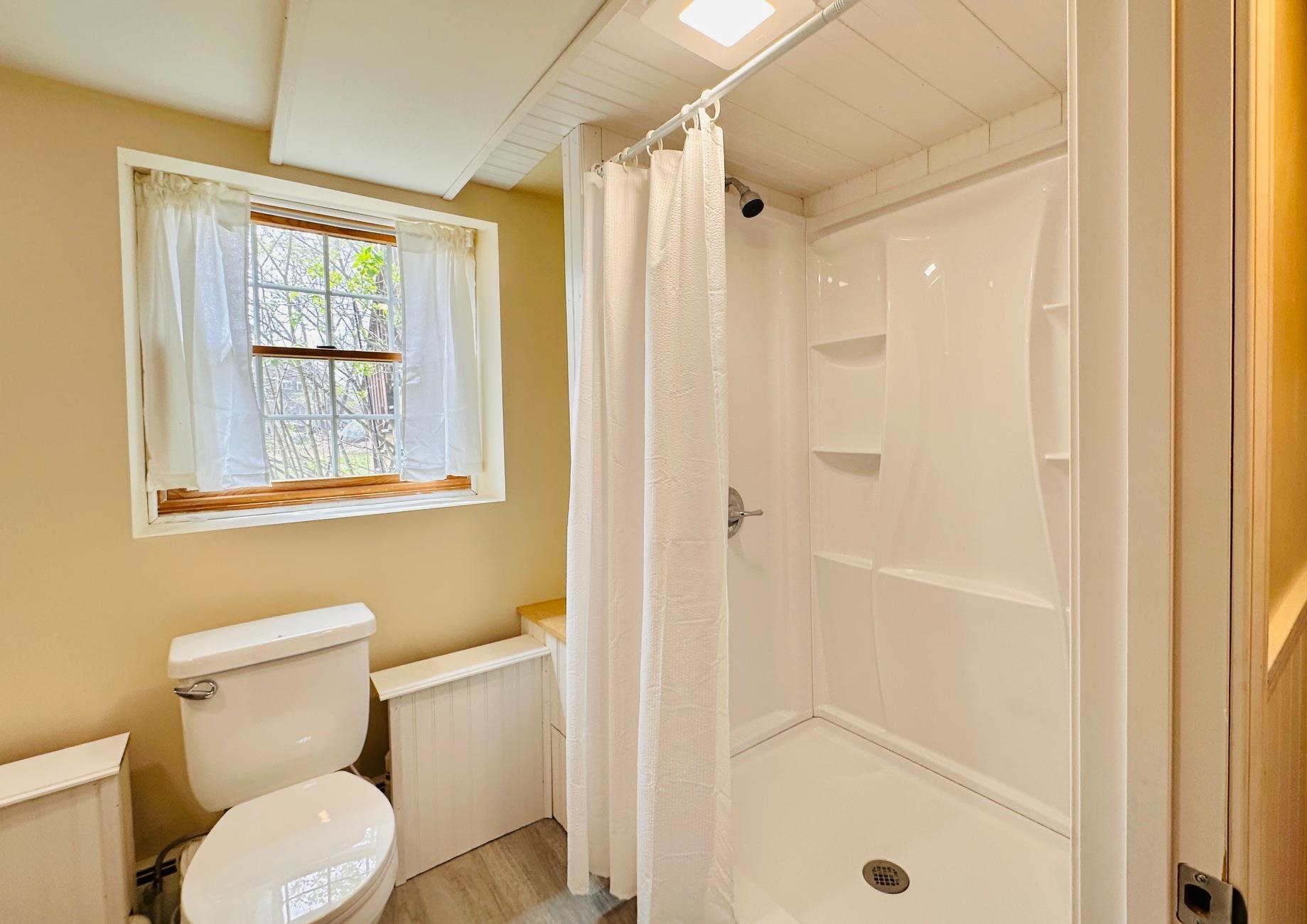 19 Pinewood Dr, Merrimack, NH 03054