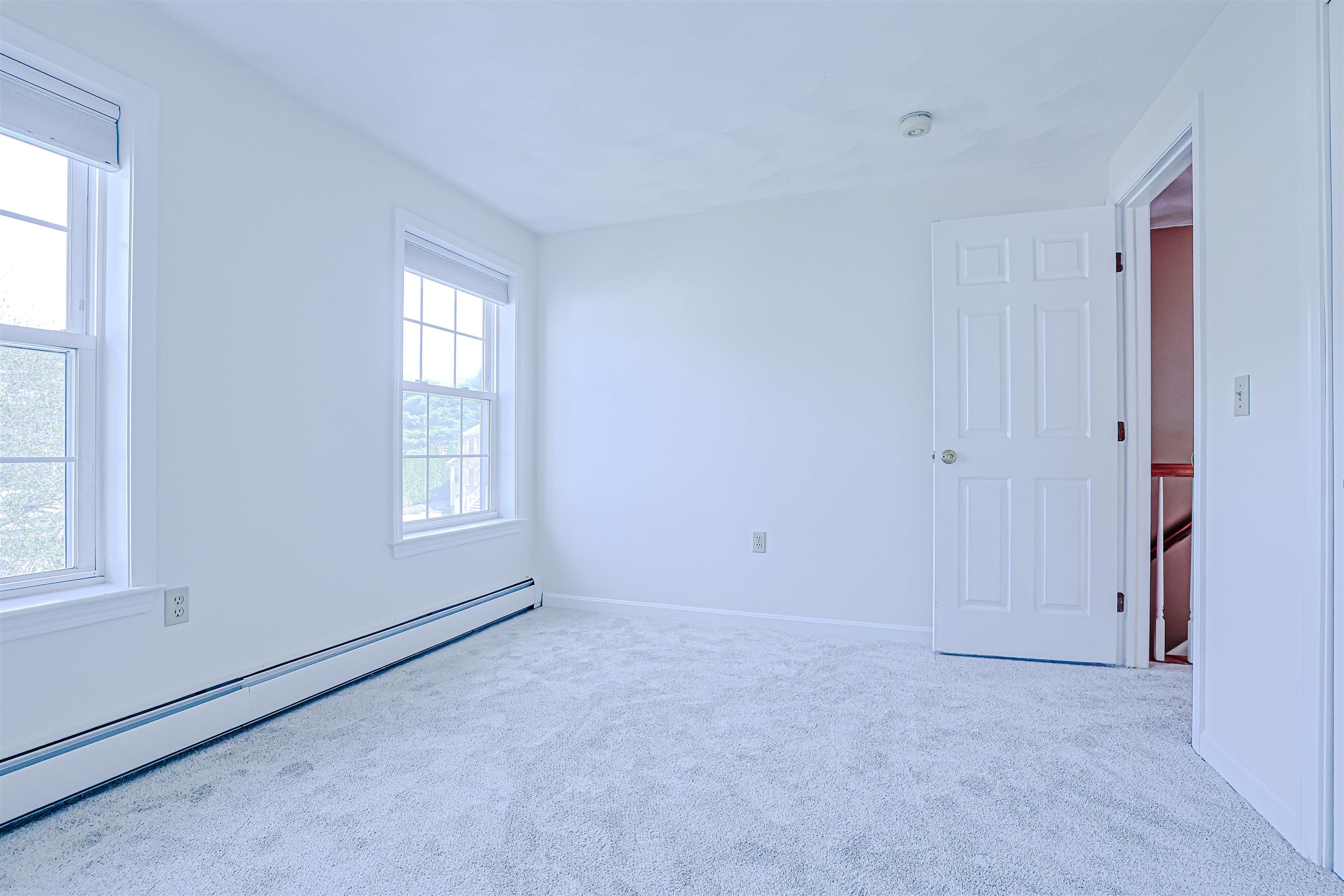 14 Whitewood Ln, Merrimack, NH 03054