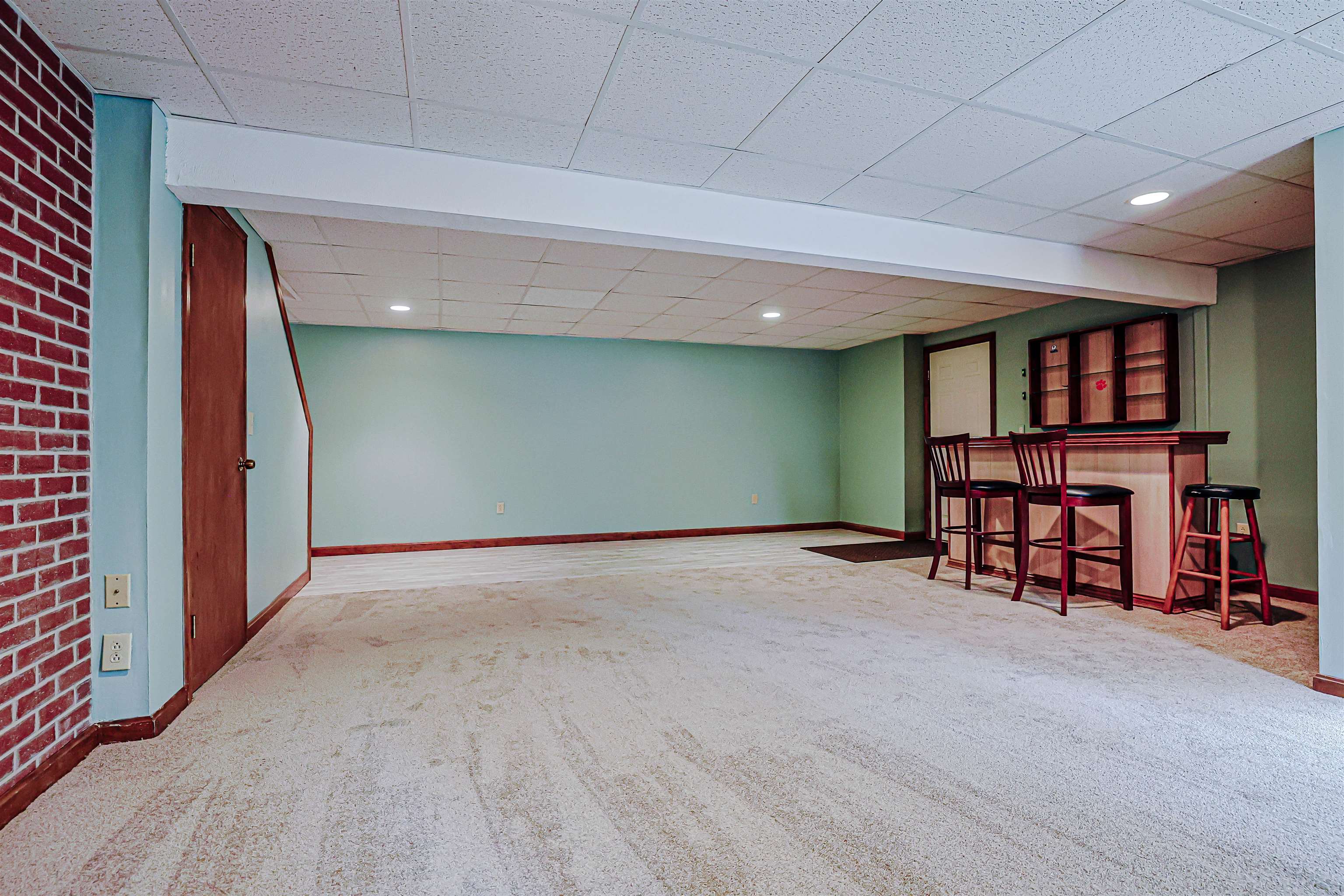 14 Whitewood Ln, Merrimack, NH 03054