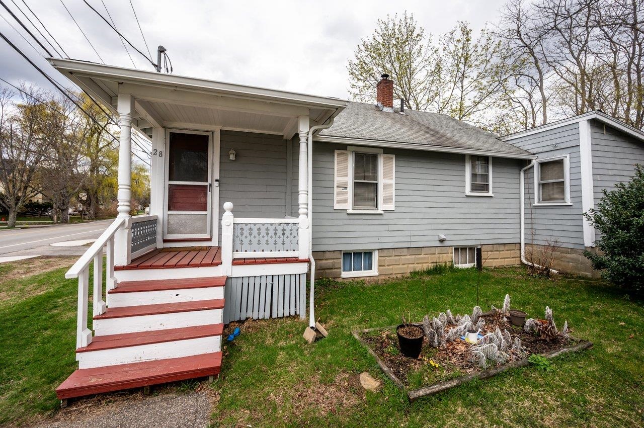 28 Whittier St, Dover, NH 03820