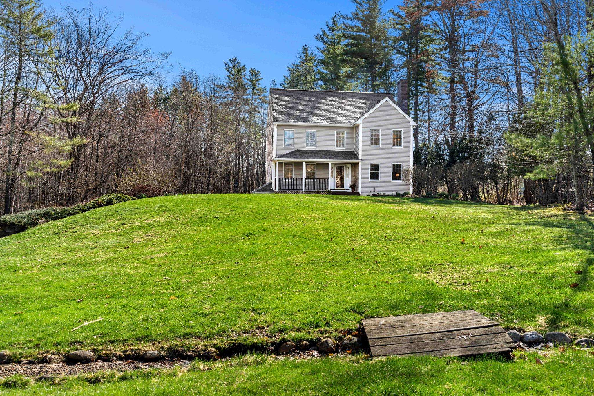 7 Lindon Dr, Brentwood, NH 03833