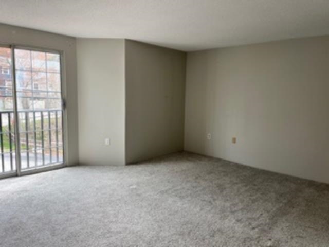 161 Cannongate Iii Dr, Nashua, NH 03063