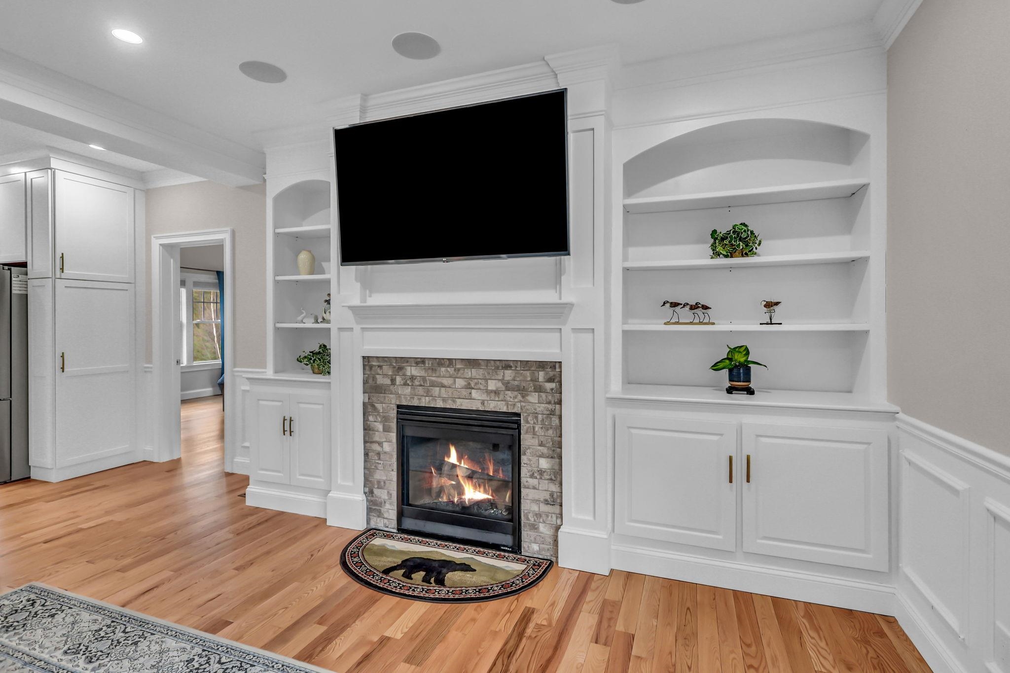 6 Odell Dr, Amherst, NH 03031