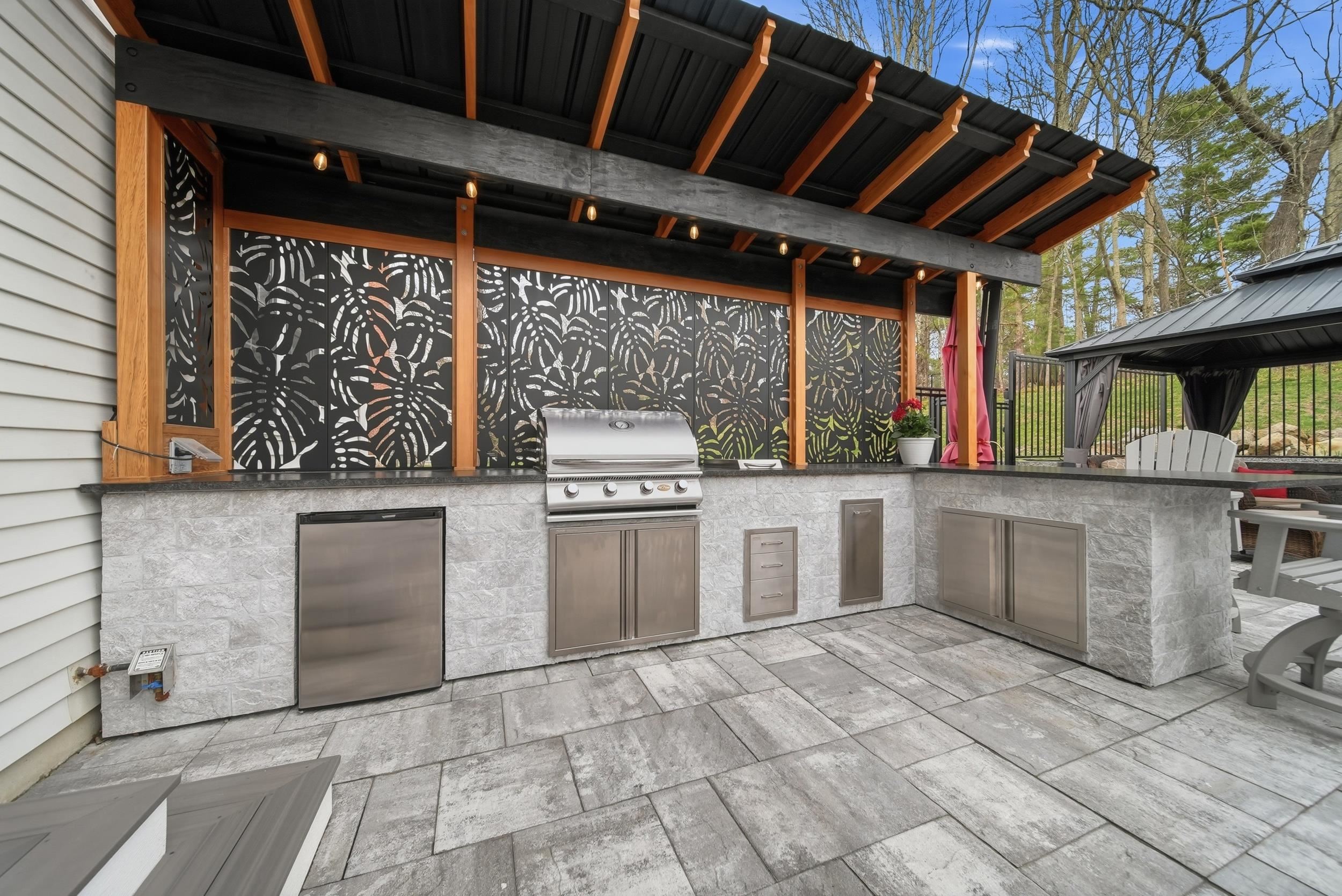 5 Zoe Ln, Newton, NH 03858