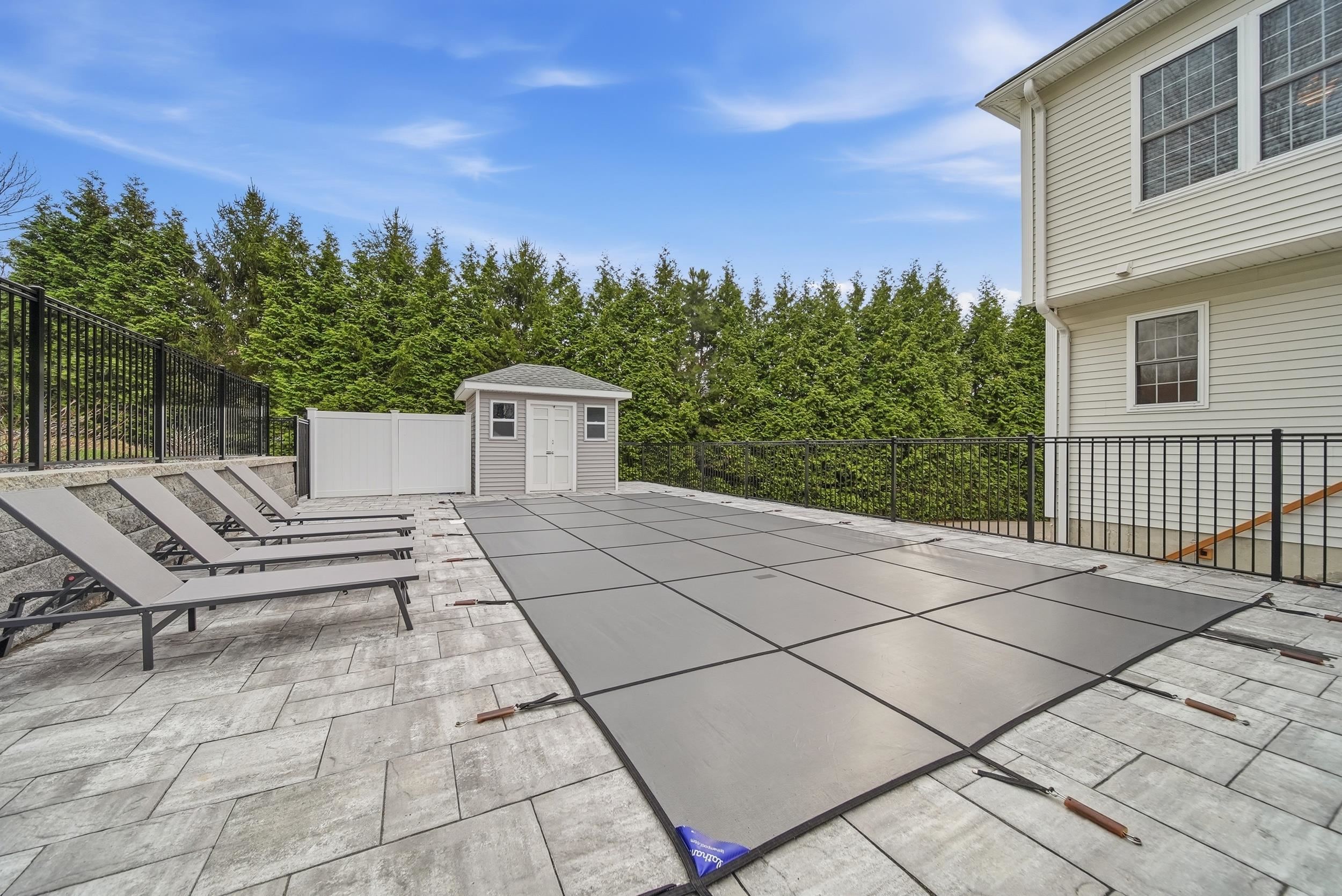 5 Zoe Ln, Newton, NH 03858