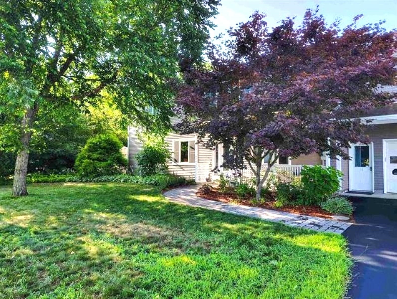 11 Bracket Cir, Charlestown, NH 03603