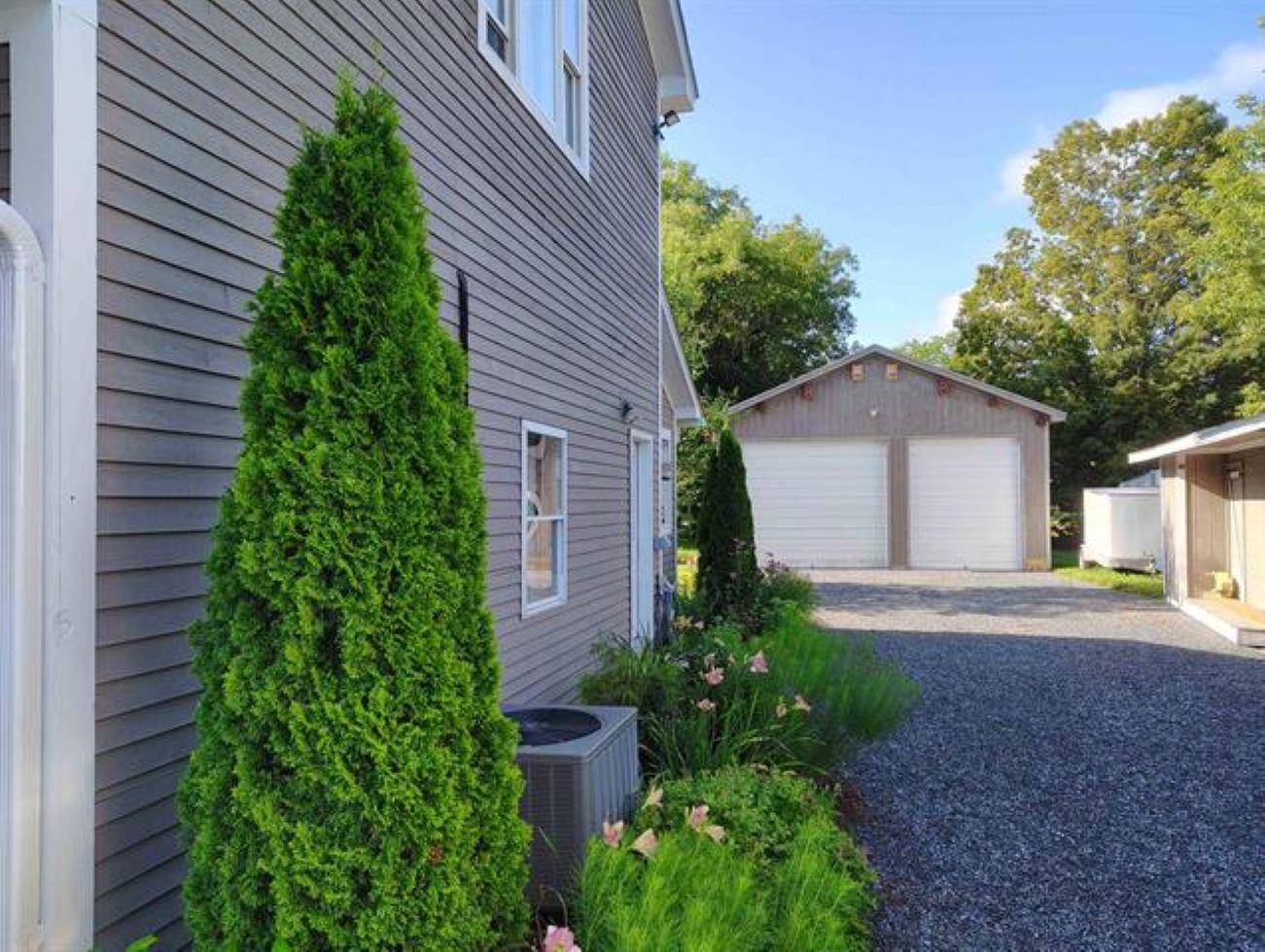 11 Bracket Cir, Charlestown, NH 03603