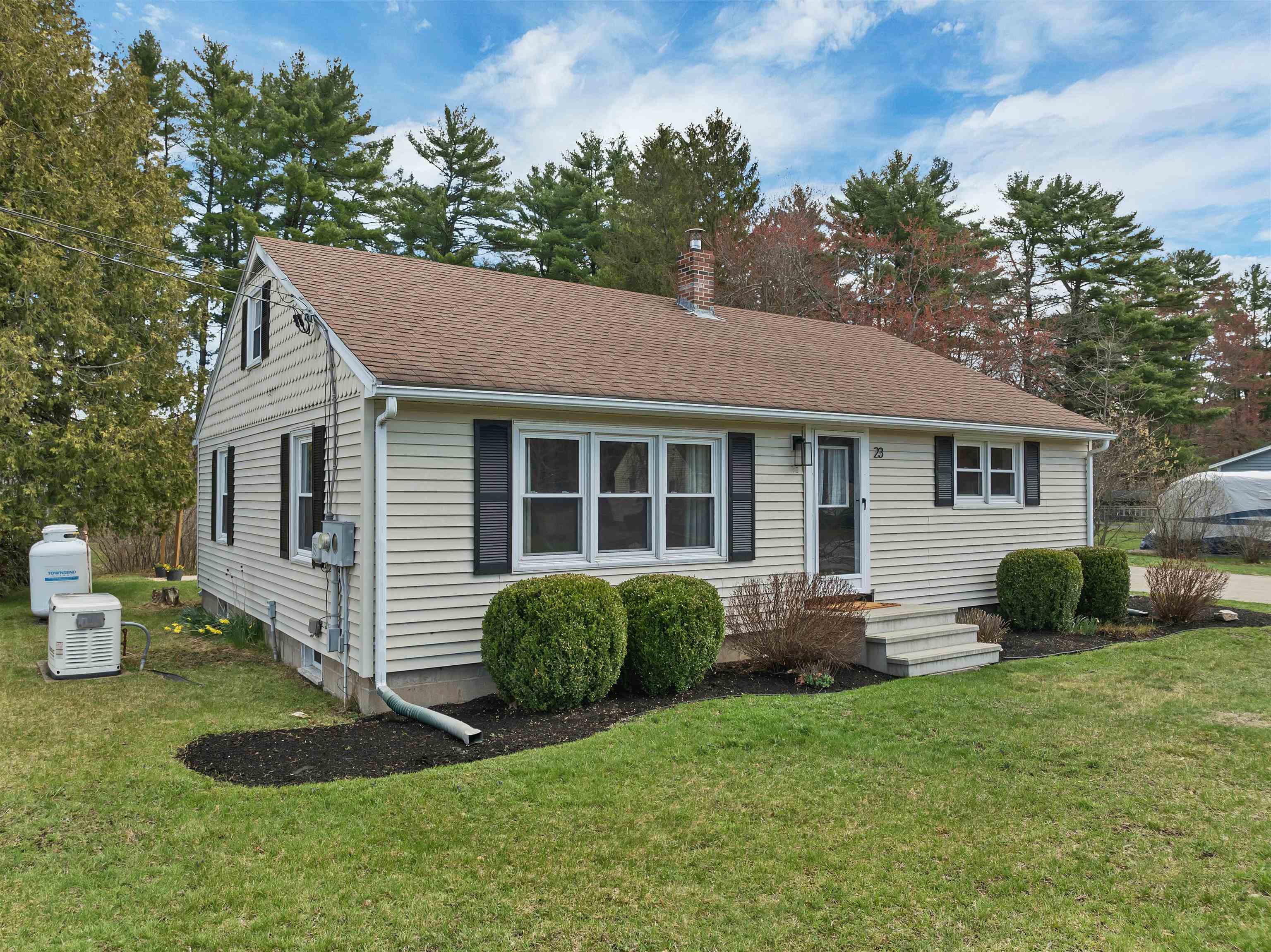 23 Cross Rd, Rochester, NH 03868