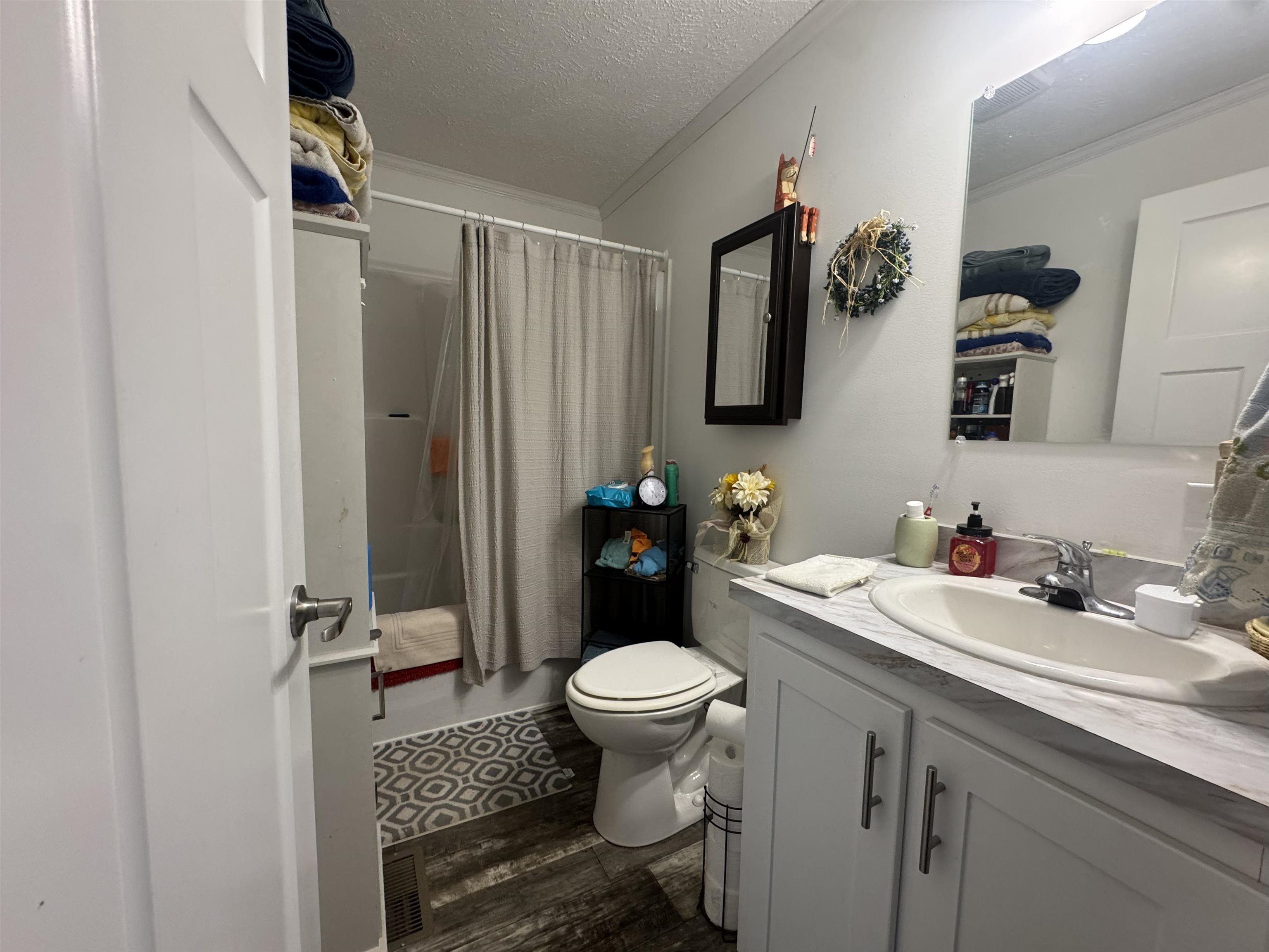 3 Chamberlain Ct, Deering, NH 03244