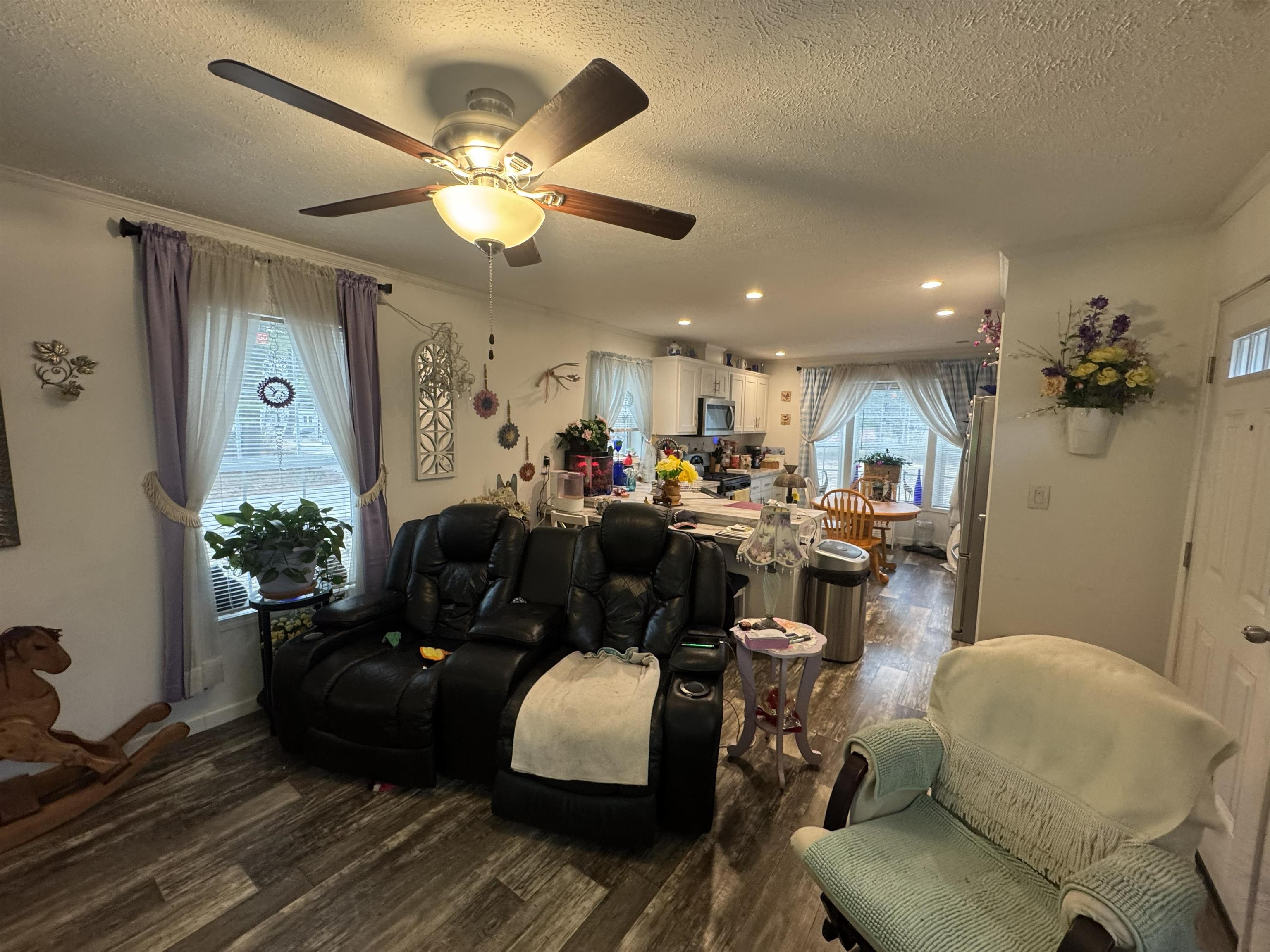 3 Chamberlain Ct, Deering, NH 03244