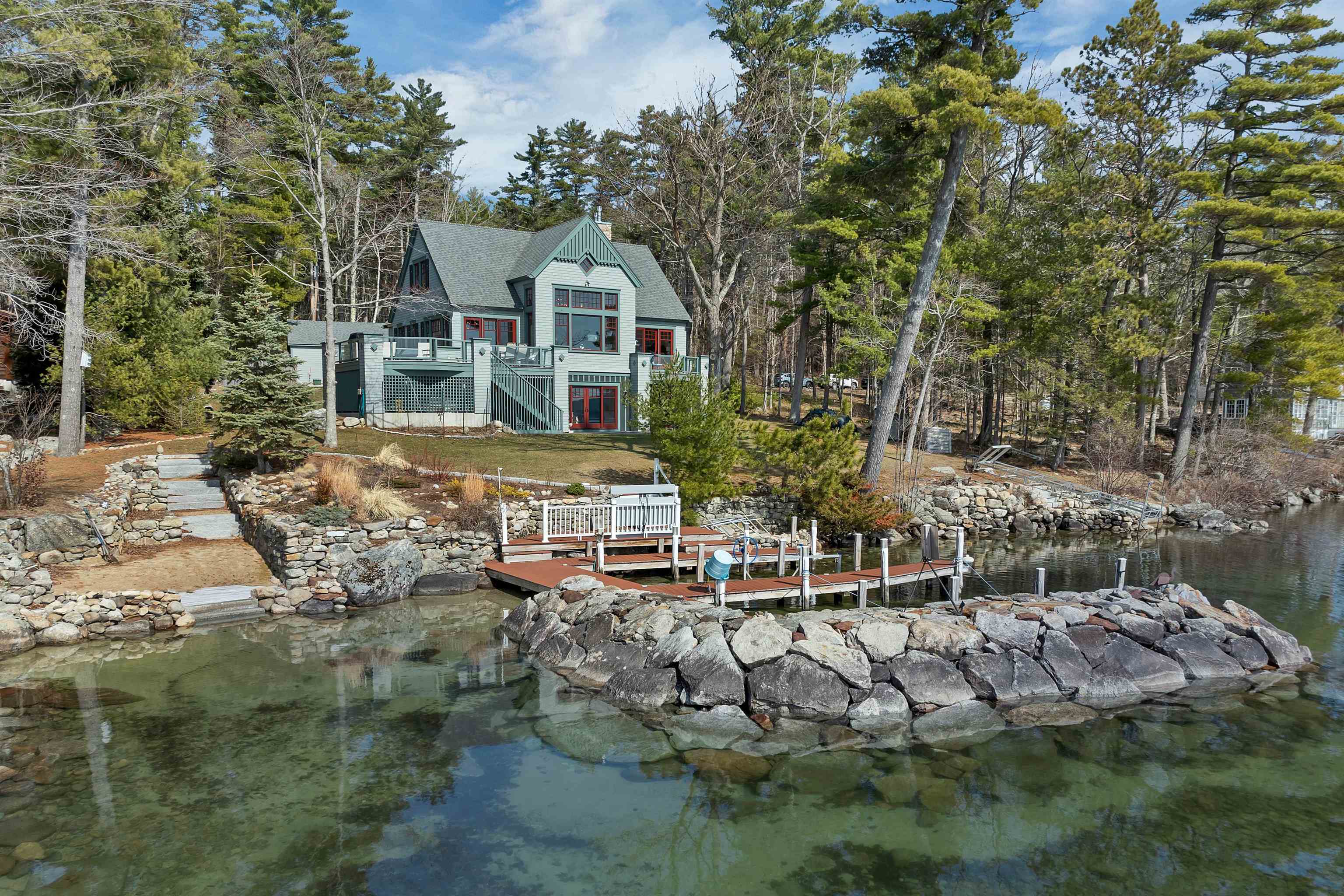 15 Stonewall Ln, Moultonborough, NH 03254