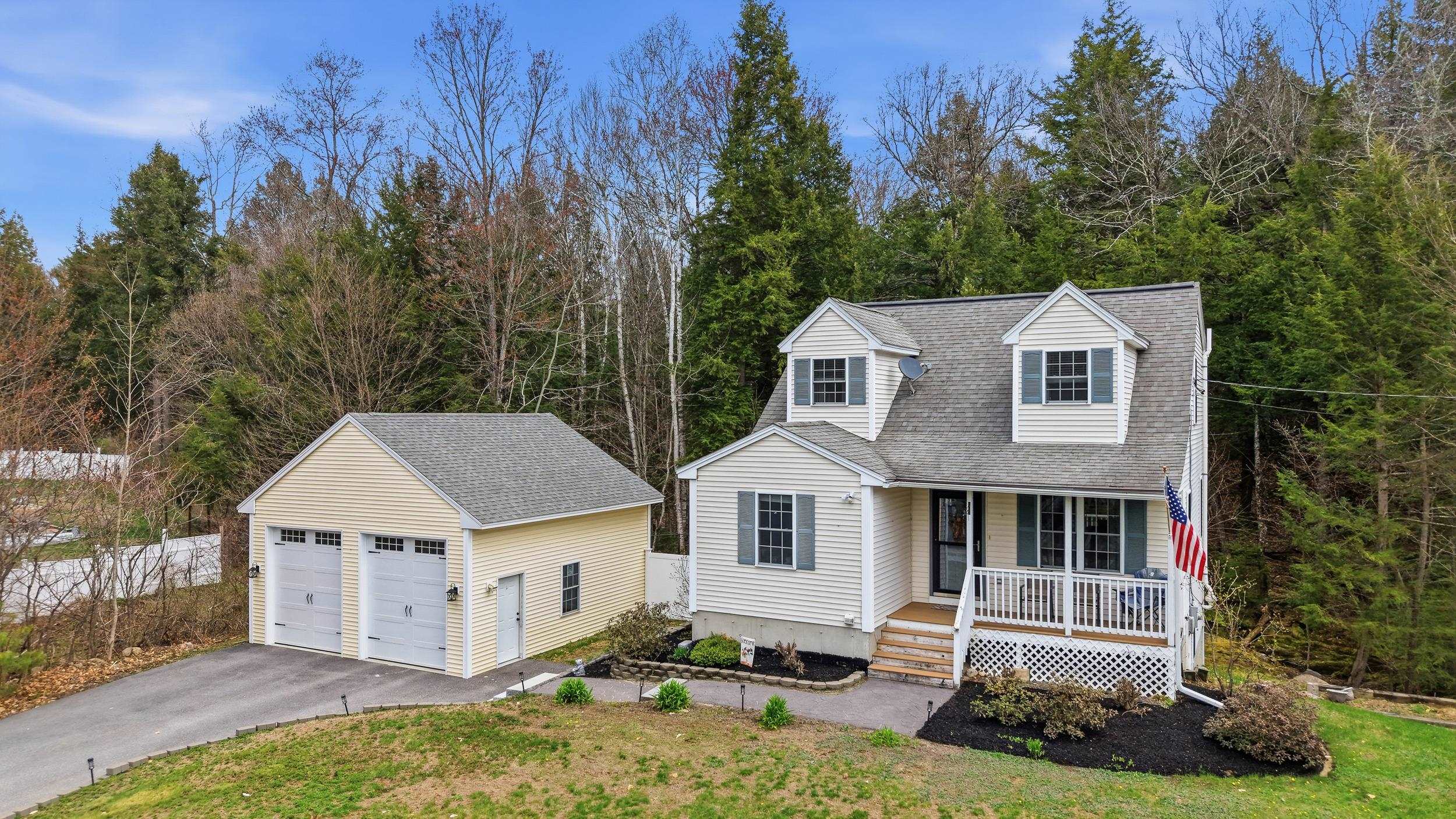 84 New Hampshire Dr, Webster, NH 03303