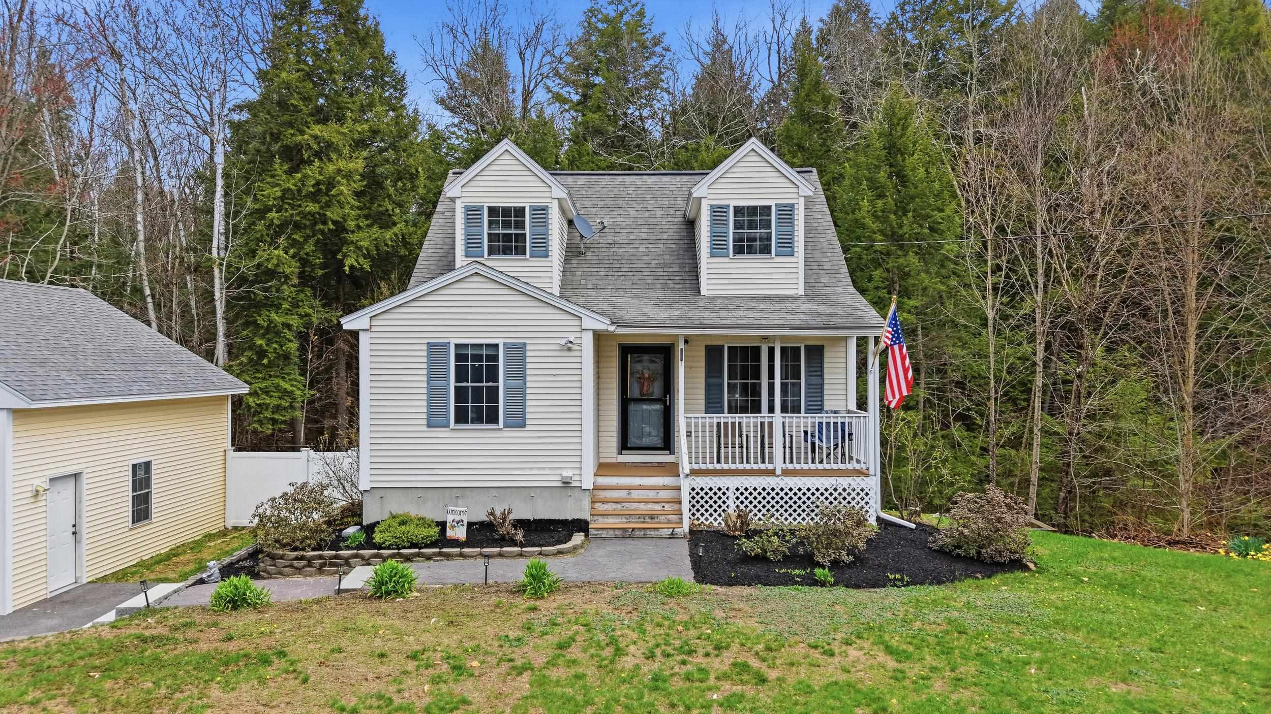 84 New Hampshire Dr, Webster, NH 03303