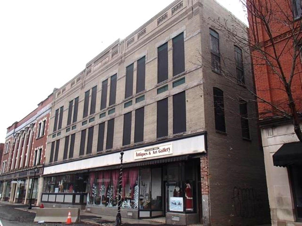 19 Pleasant St, Claremont, NH 03743-0