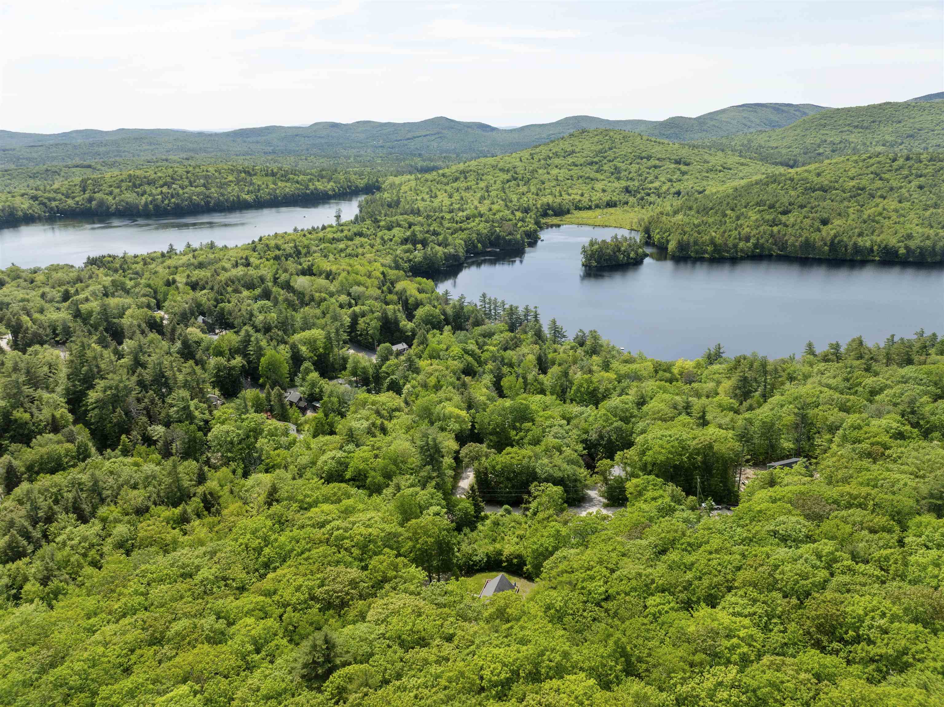 19 Wendy Drive — photo 2