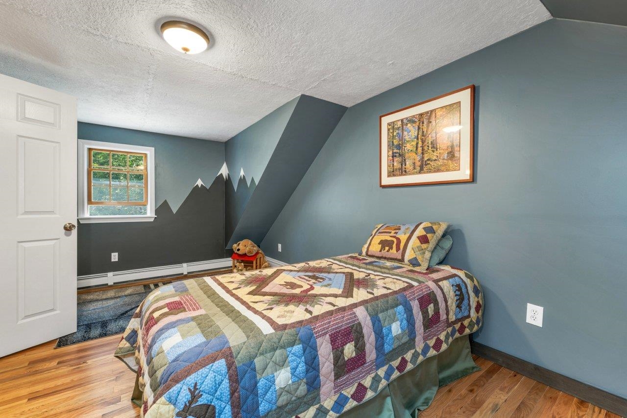 212 Wentworth Rd, Brookfield, NH 03872