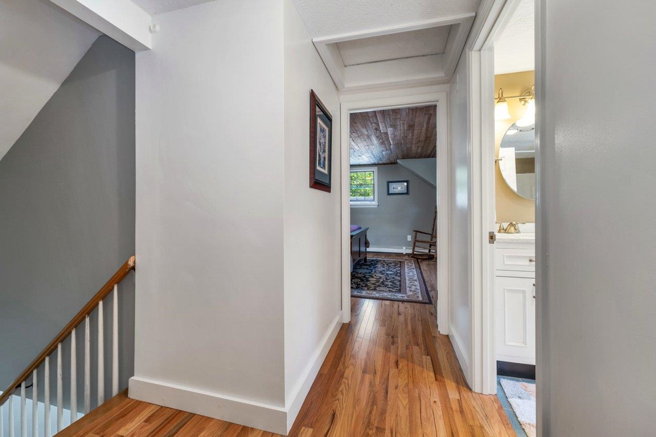 212 Wentworth Rd, Brookfield, NH 03872