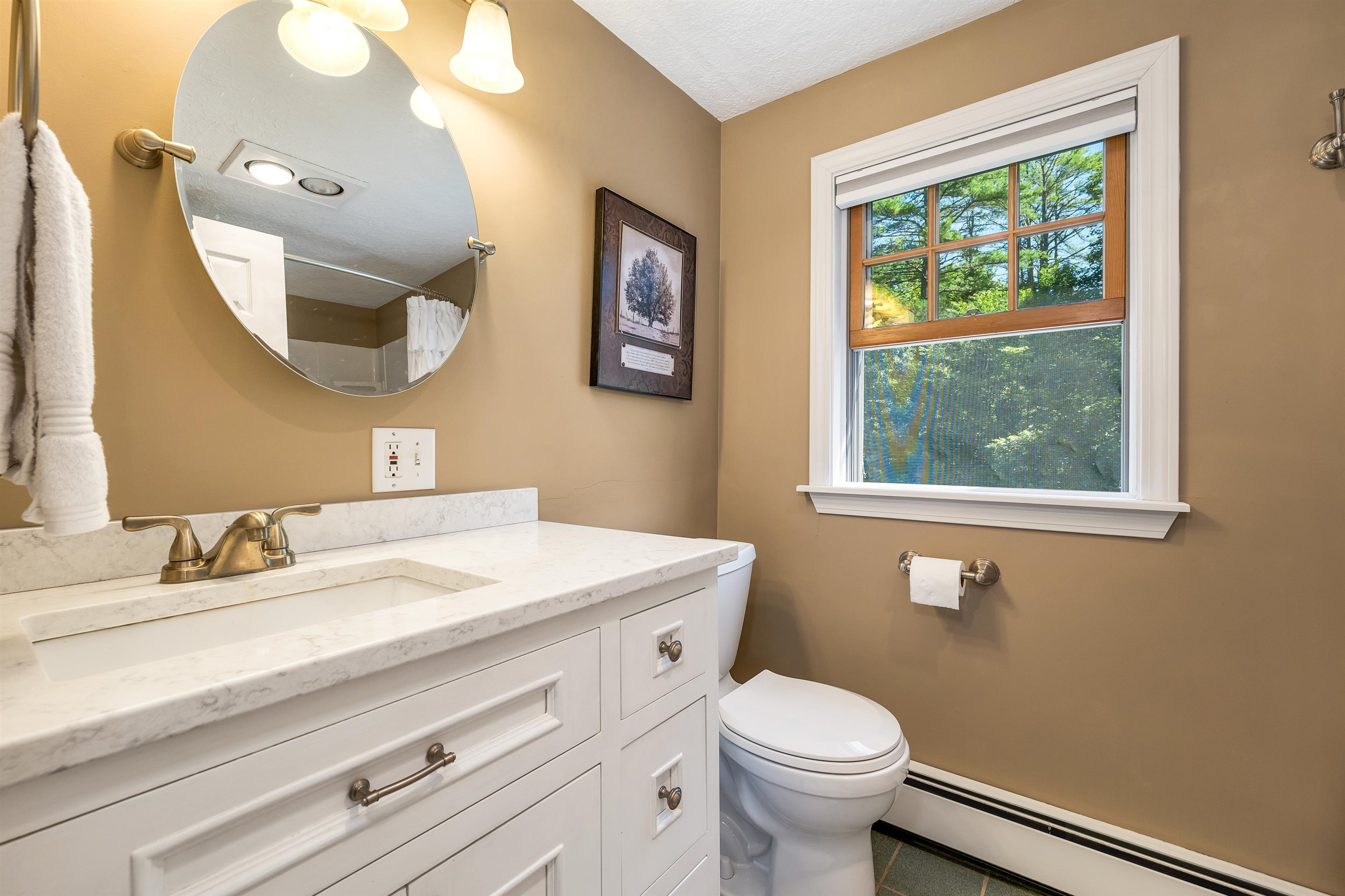 212 Wentworth Rd, Brookfield, NH 03872