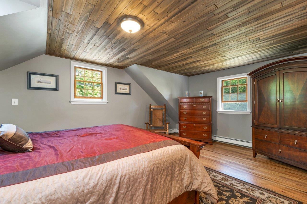 212 Wentworth Rd, Brookfield, NH 03872