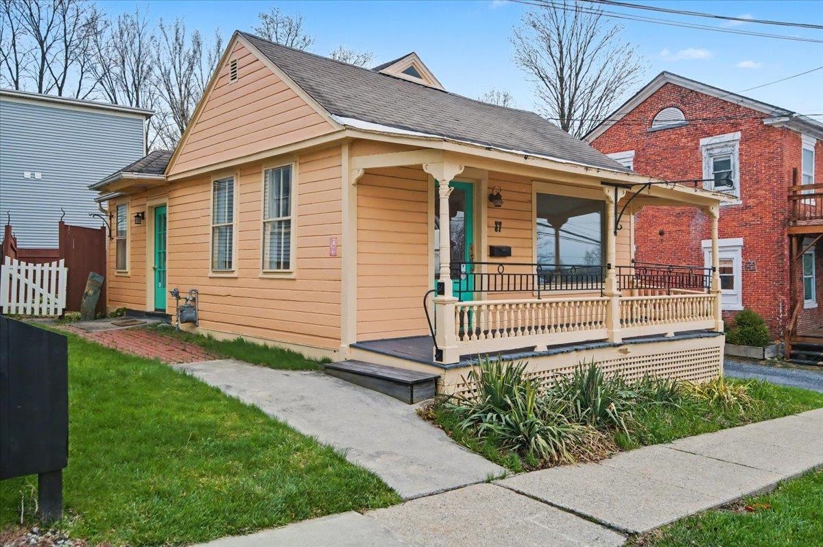 Vergennes VT&nbsp;Home for sale $$289,000 $438 per sq.ft.