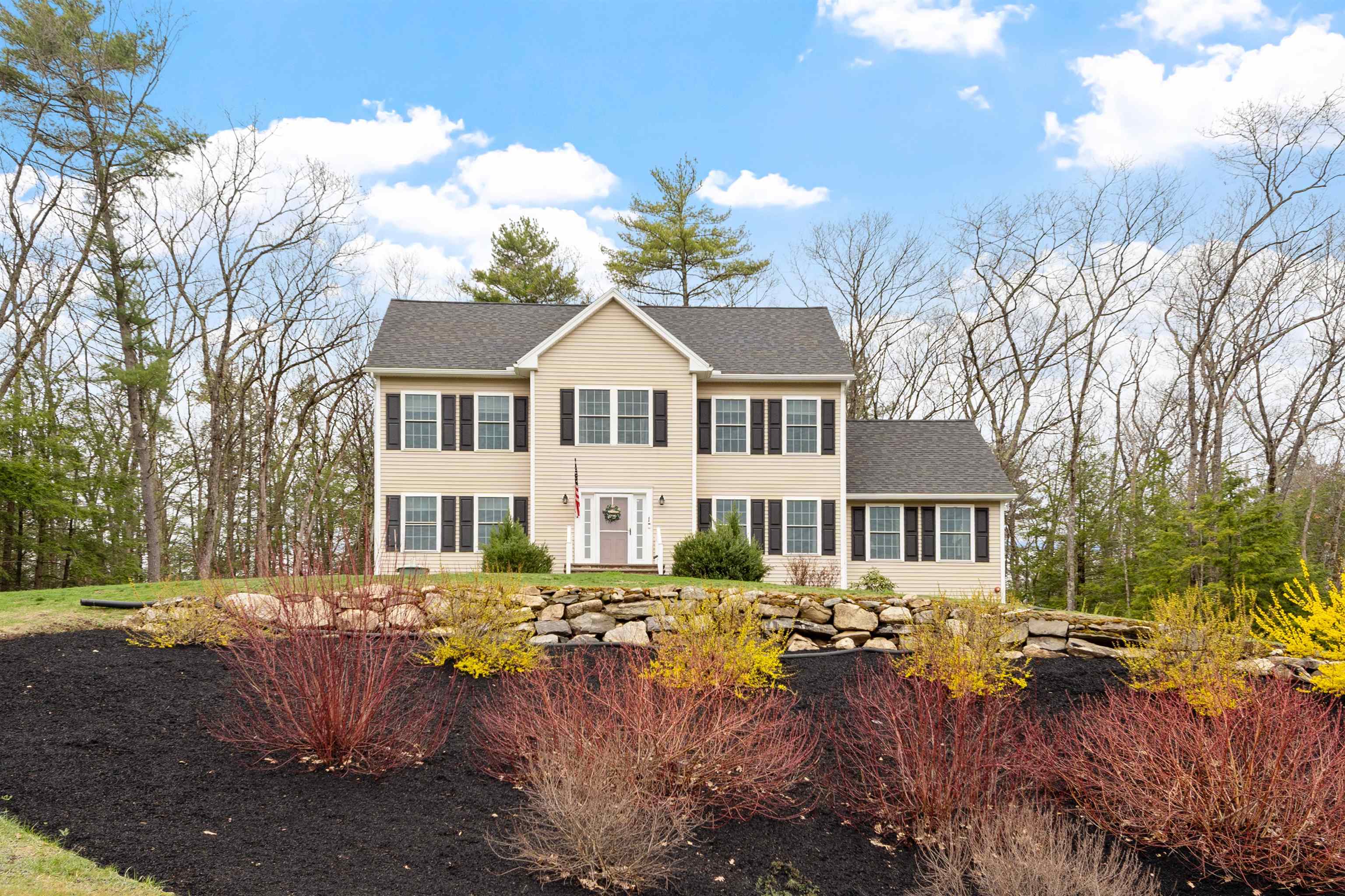 1 Brandy Rock Rd, Derry, NH 03038