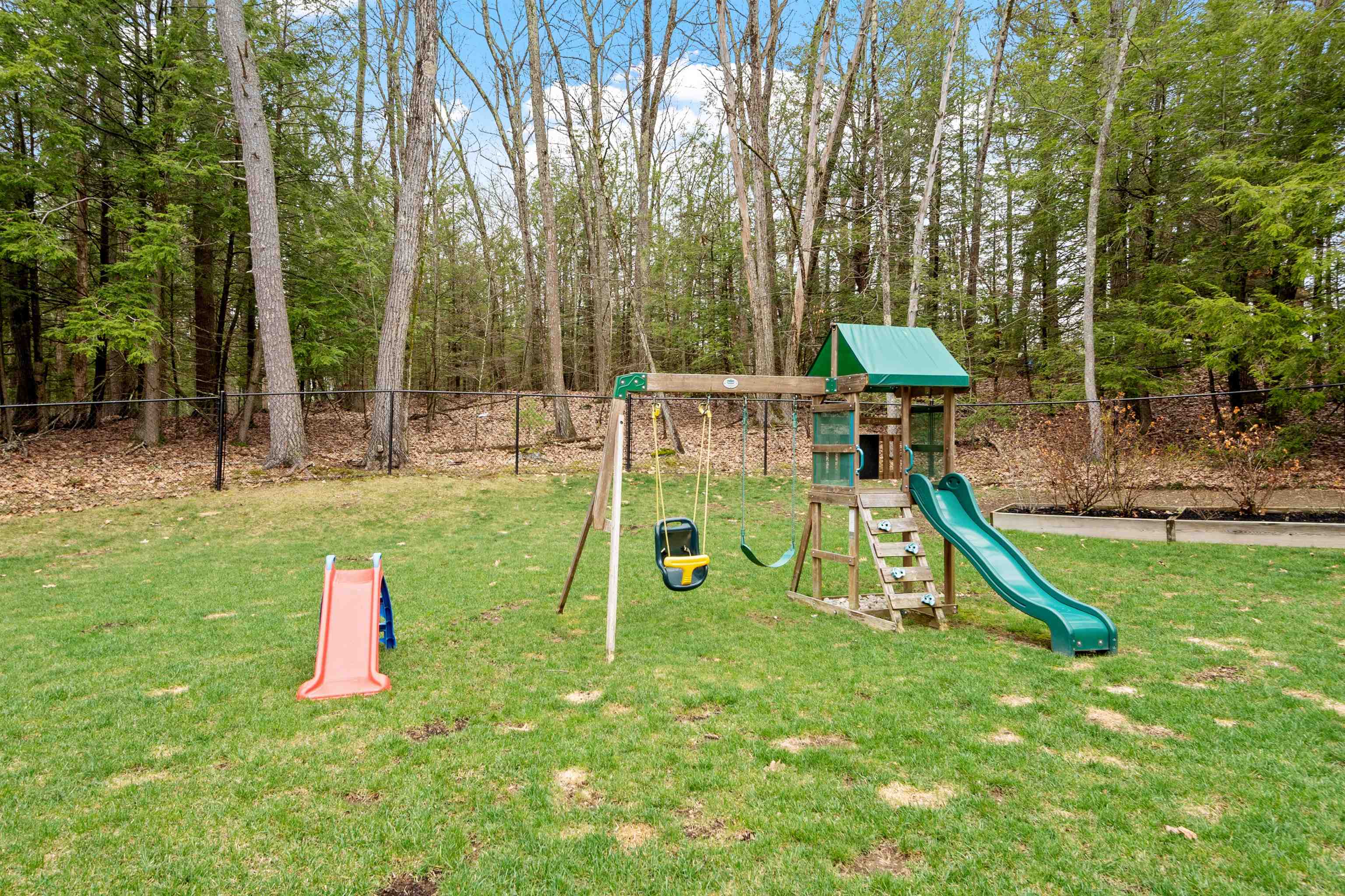 1 Brandy Rock Rd, Derry, NH 03038