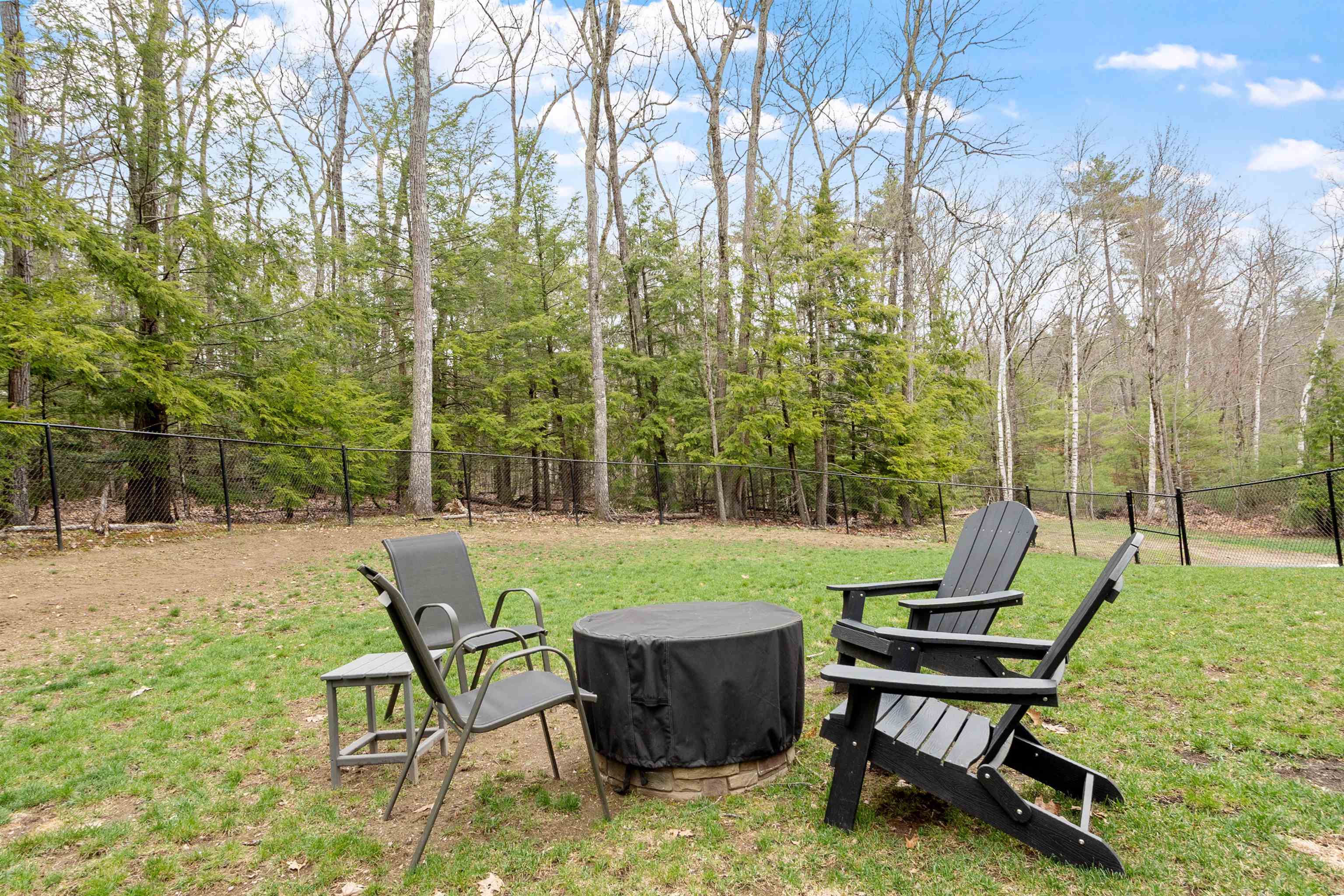 1 Brandy Rock Rd, Derry, NH 03038