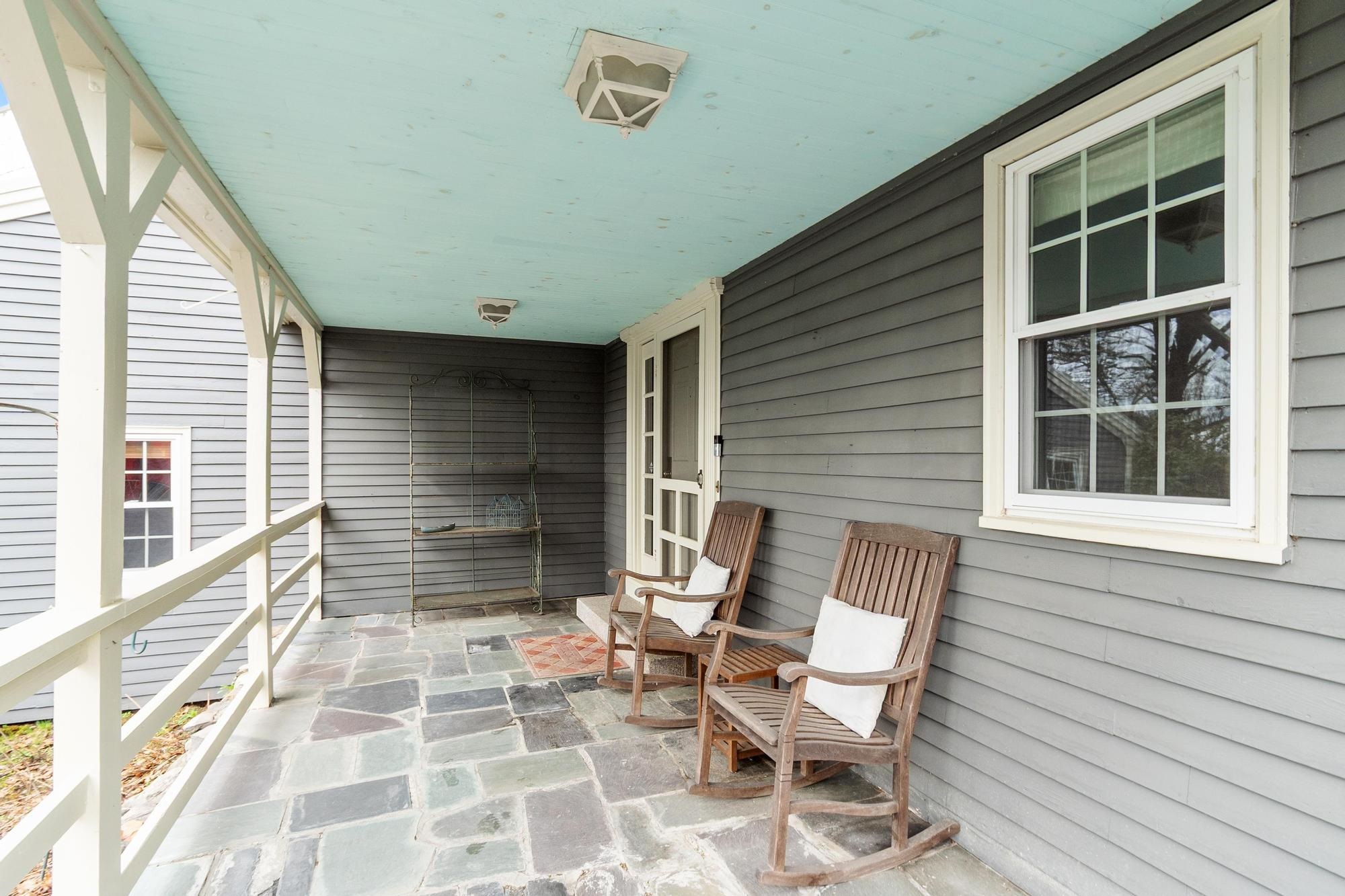 76 English Range Rd, Derry, NH 03038