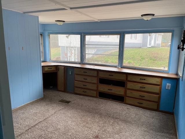 10 Fox Ln, Rochester, NH 03867