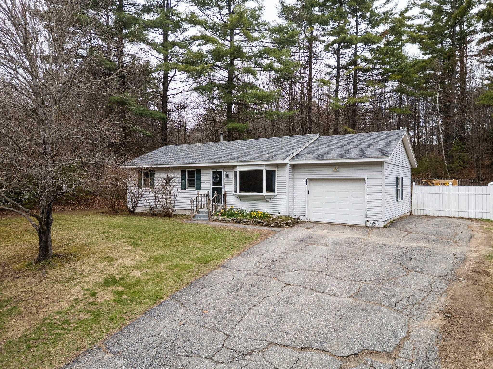 Newport NH 03773&nbsp;Home for sale $List Price is $300,000