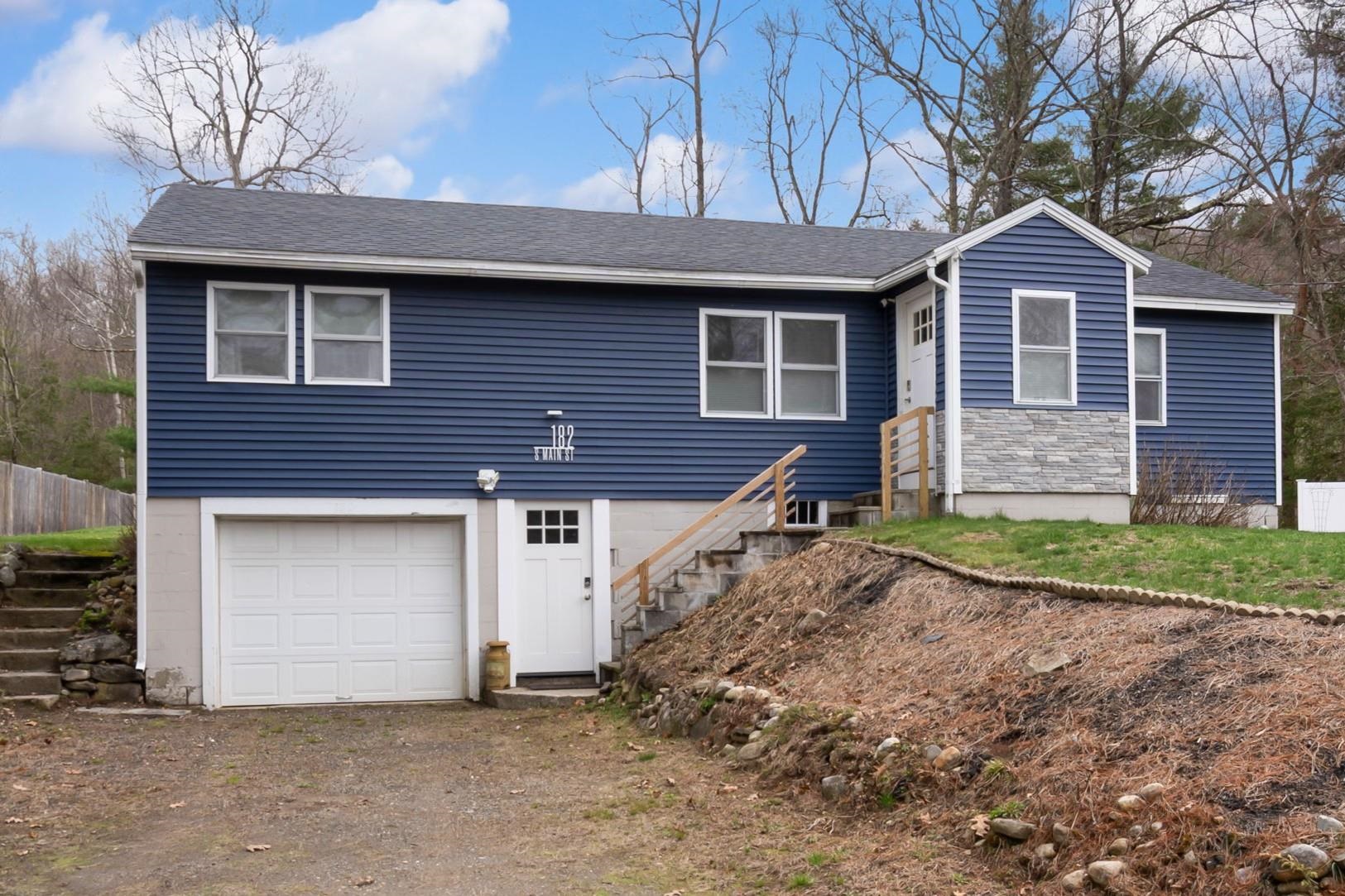 182 S Main St, Newton, NH 03858