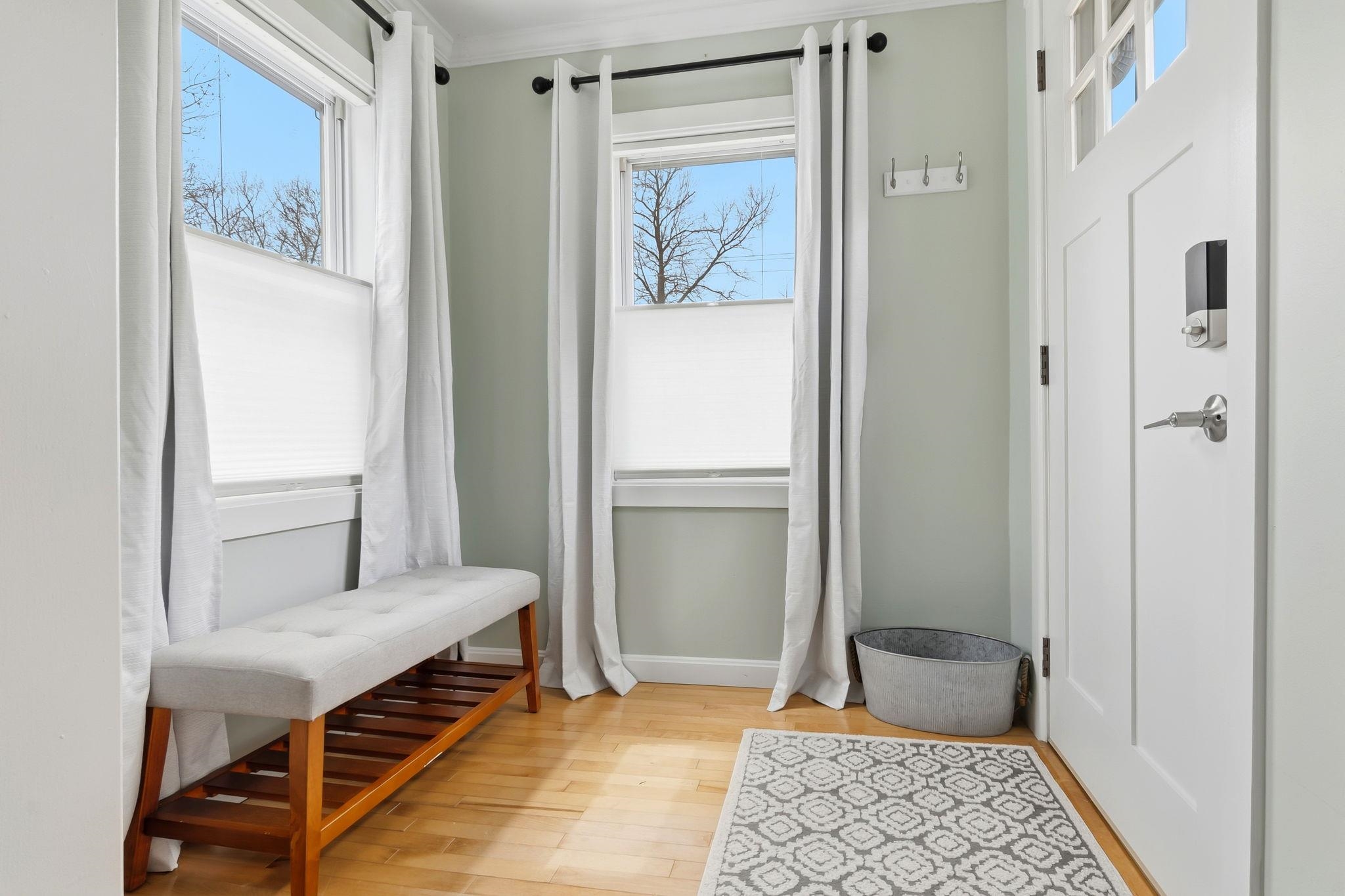 182 S Main St, Newton, NH 03858