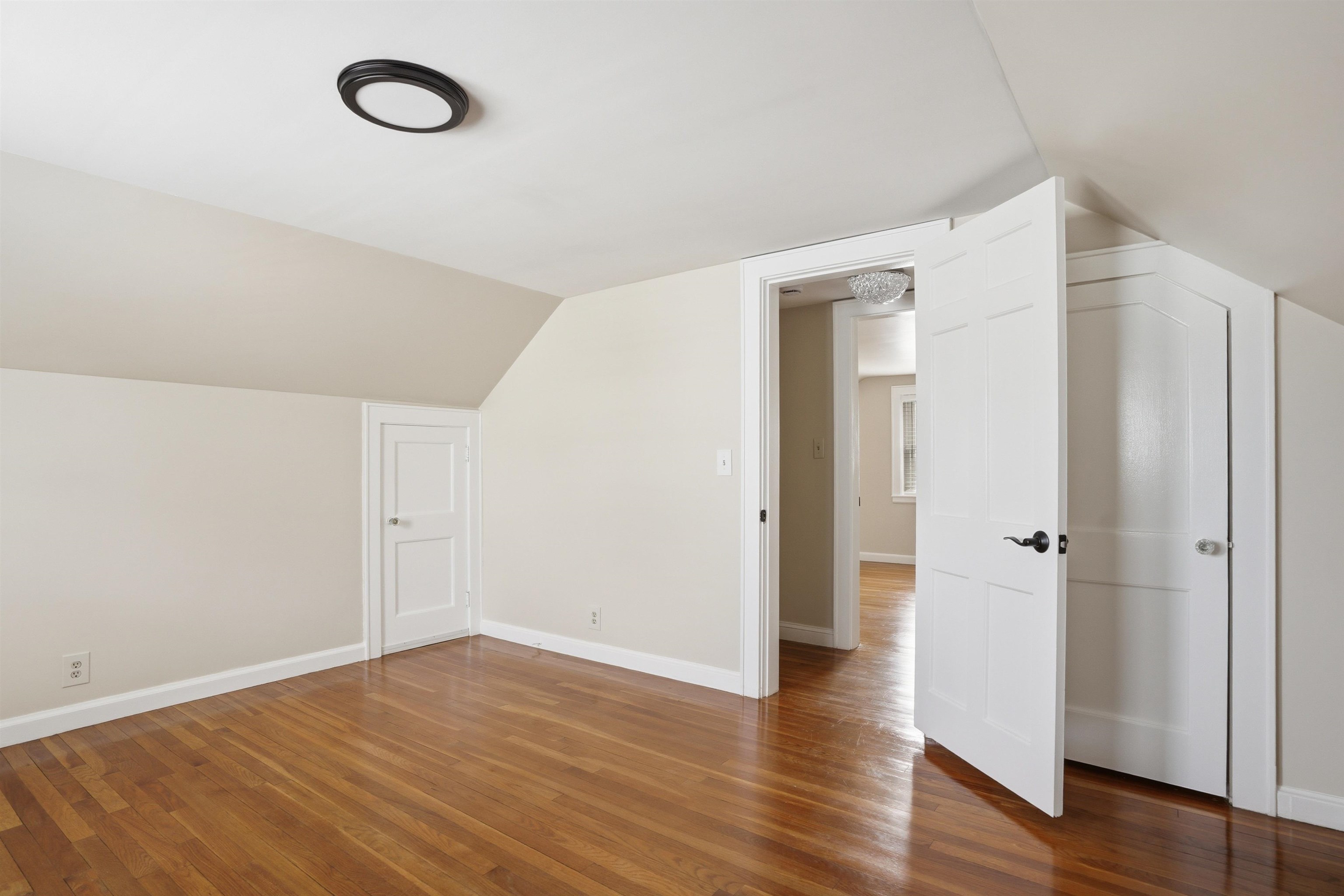 20 Exeter Ave, Manchester, NH 03103