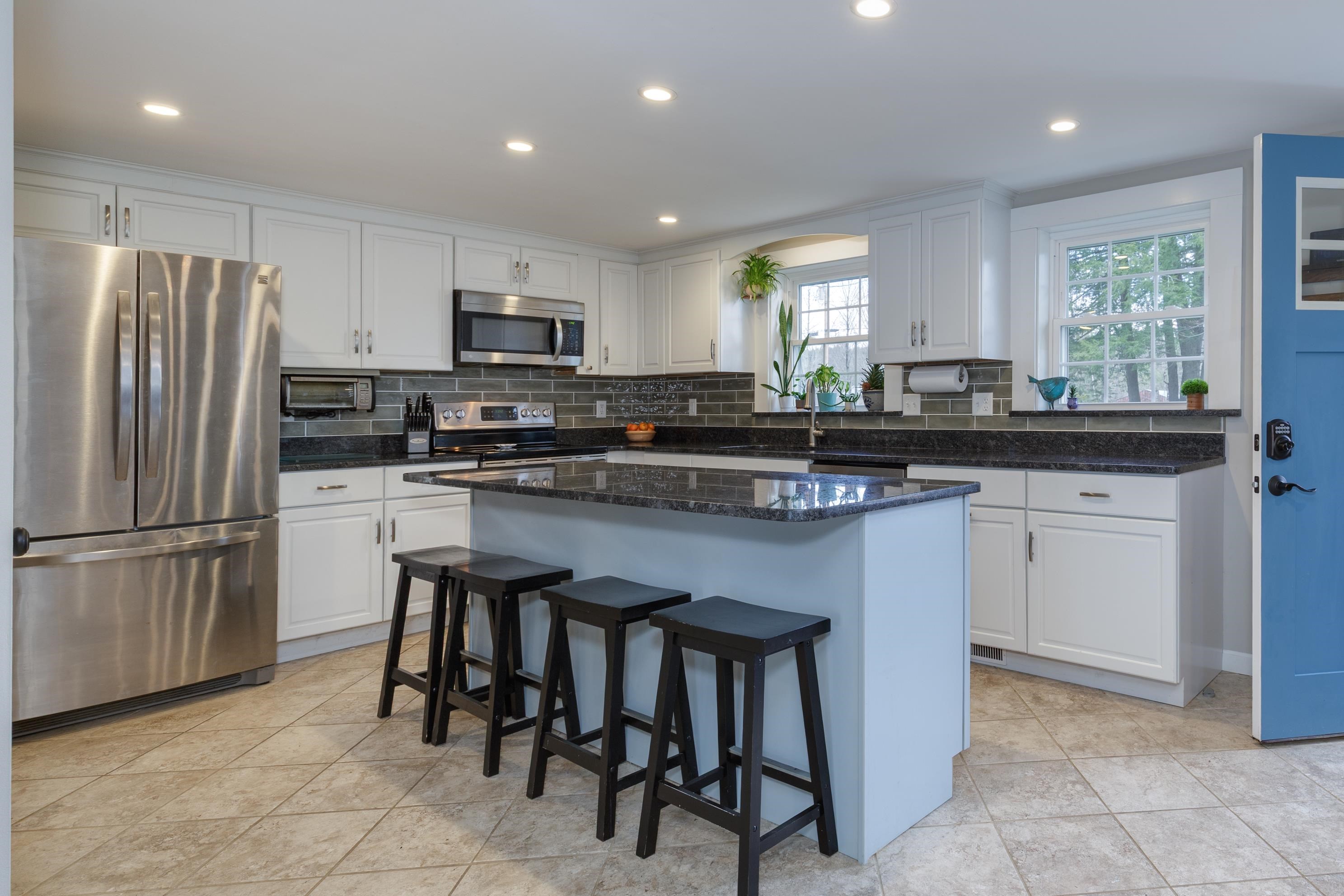 1057 Bound Tree Rd, Hopkinton, NH 03229