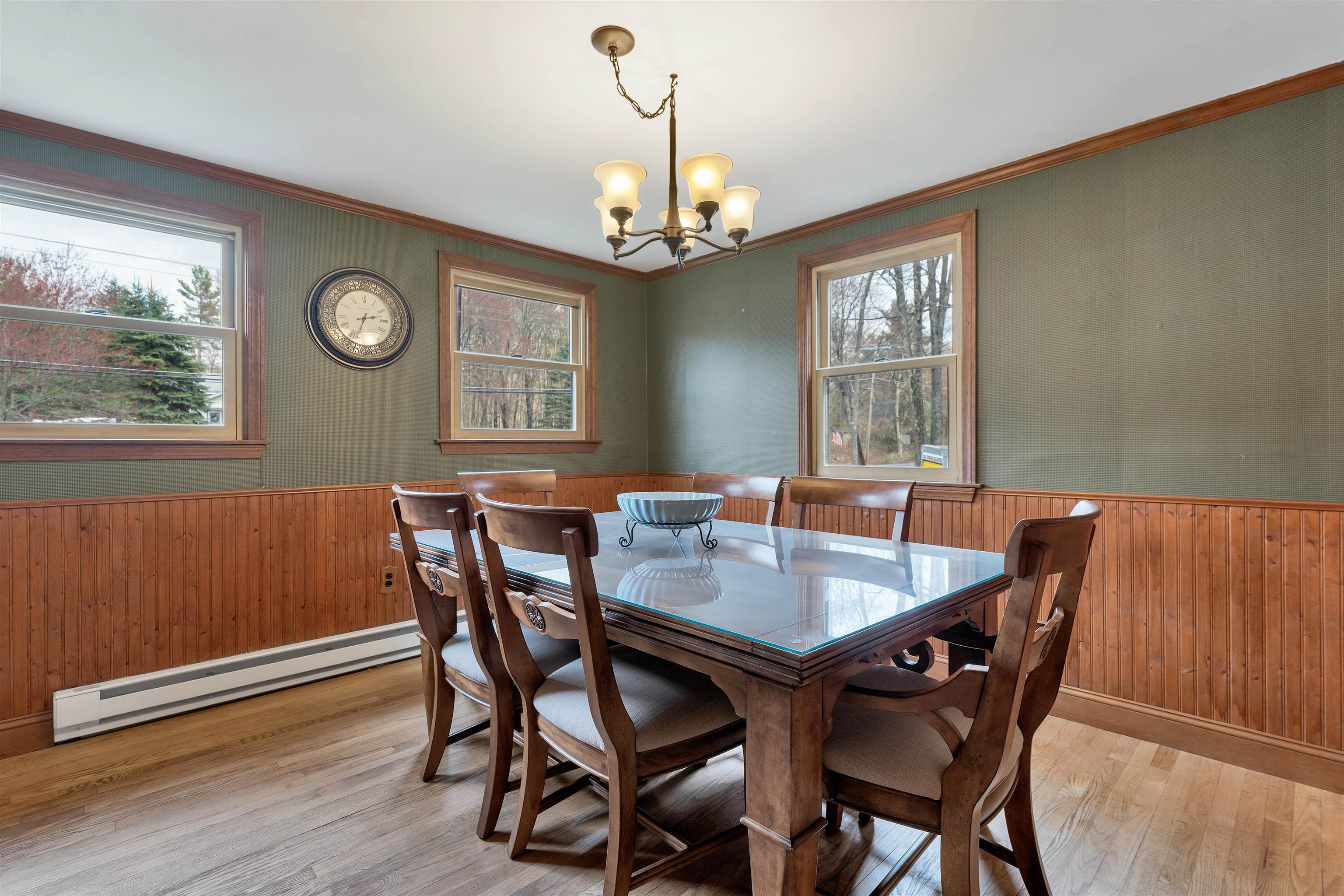 53 Mammoth Rd, Londonderry, NH 03053