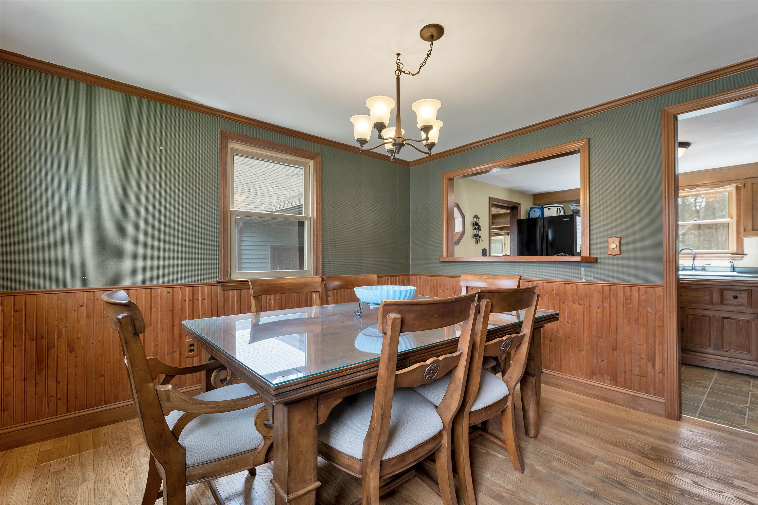 53 Mammoth Rd, Londonderry, NH 03053