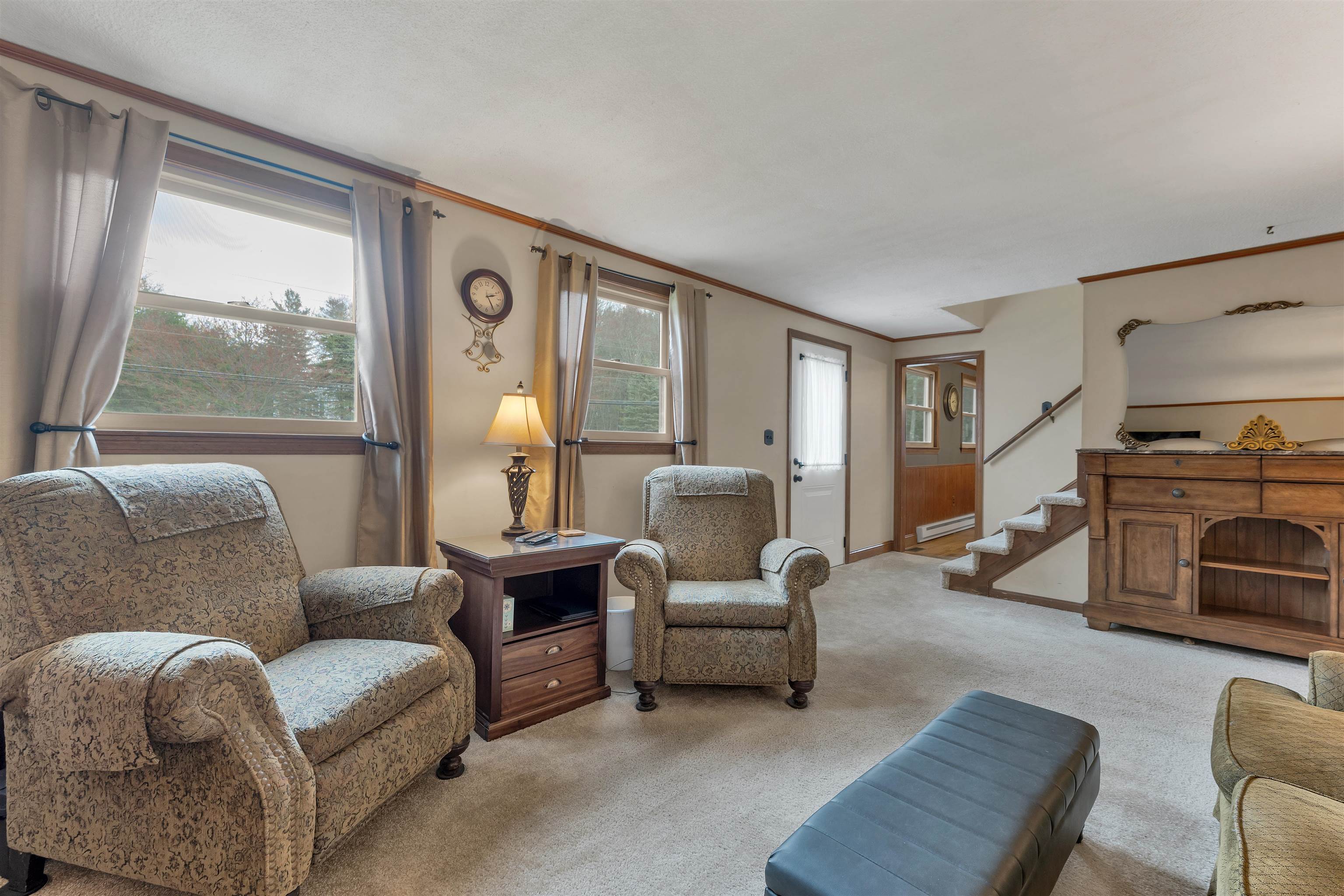 53 Mammoth Rd, Londonderry, NH 03053