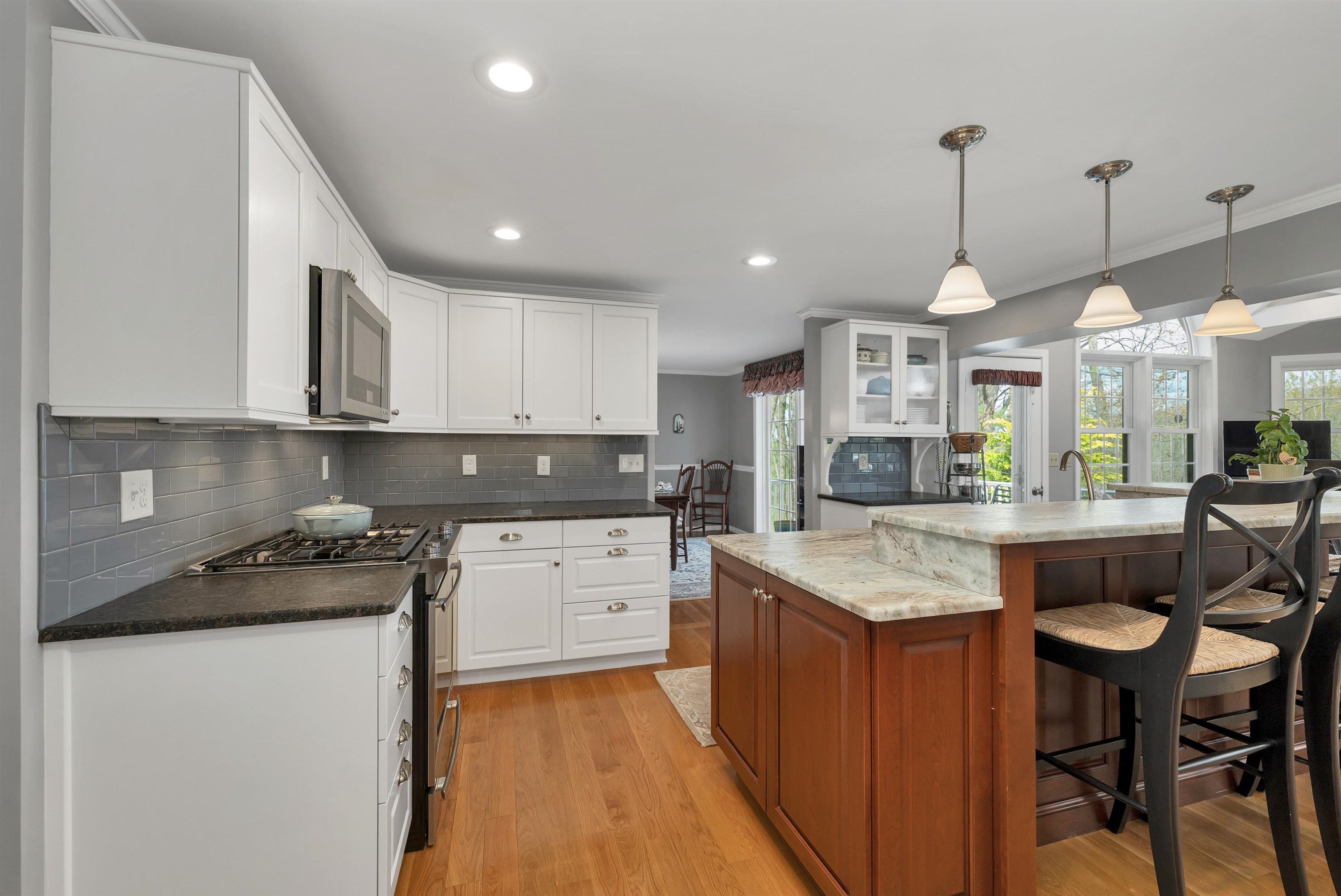 70 Spindlewick Dr, Nashua, NH 03062