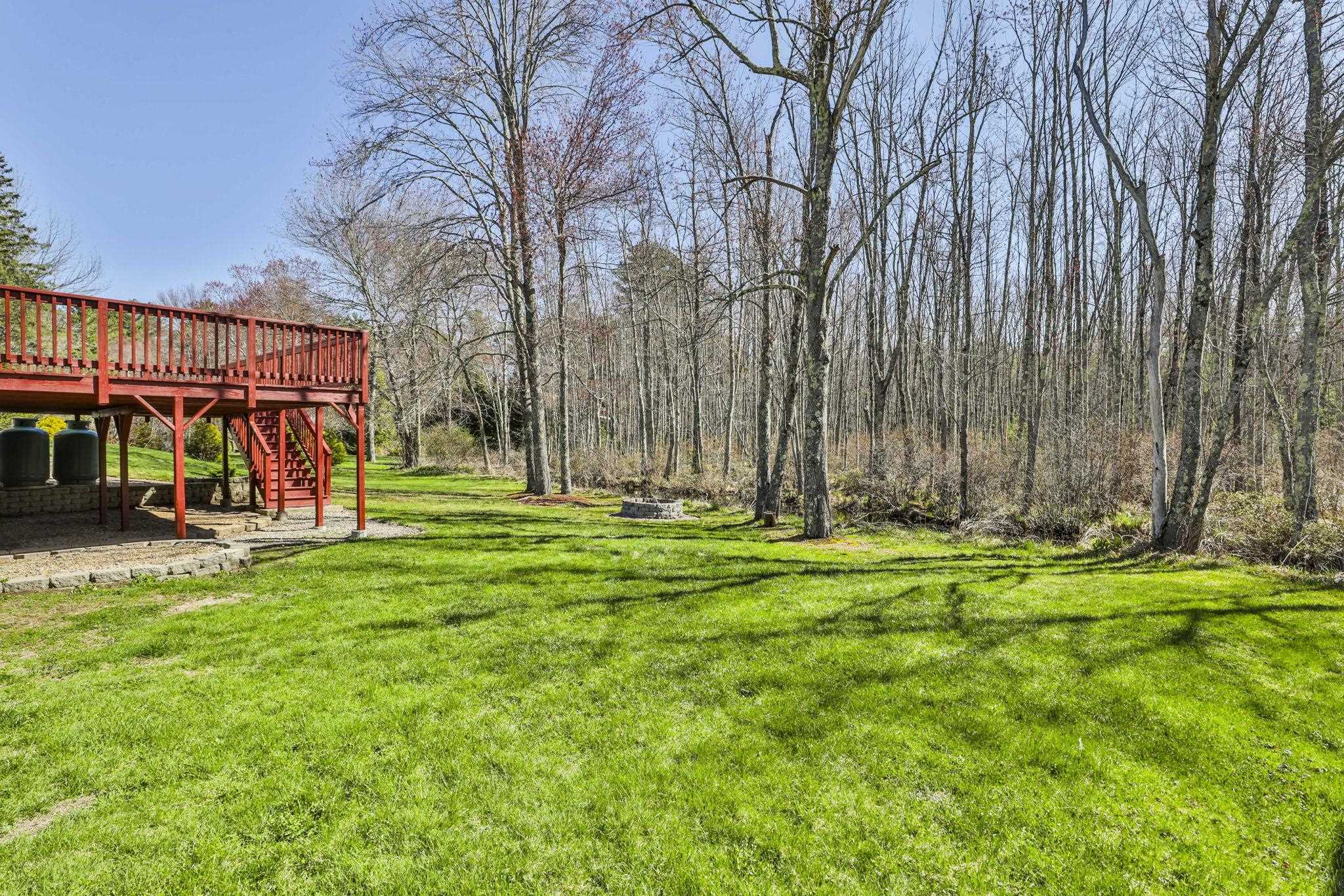 155 Robinson Rd, Hudson, NH 03051