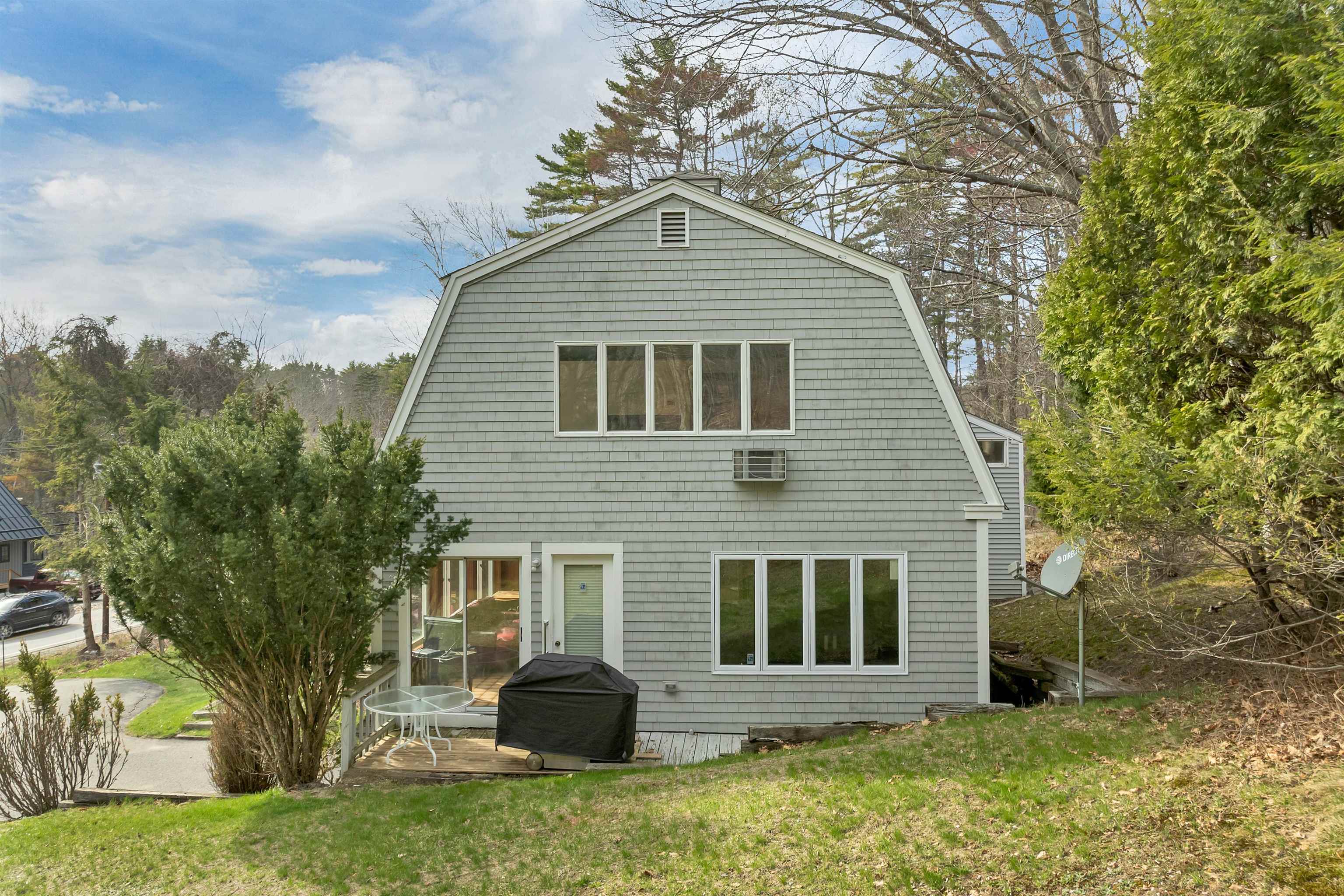 83 Governor Wentworth Hw, Tuftonboro, NH 03894