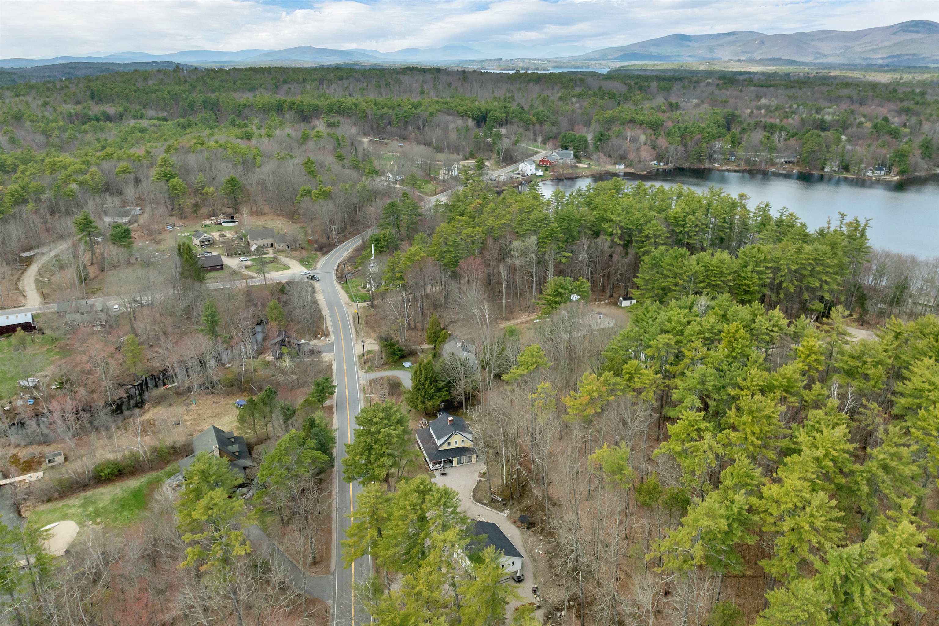 83 Governor Wentworth Hw, Tuftonboro, NH 03894