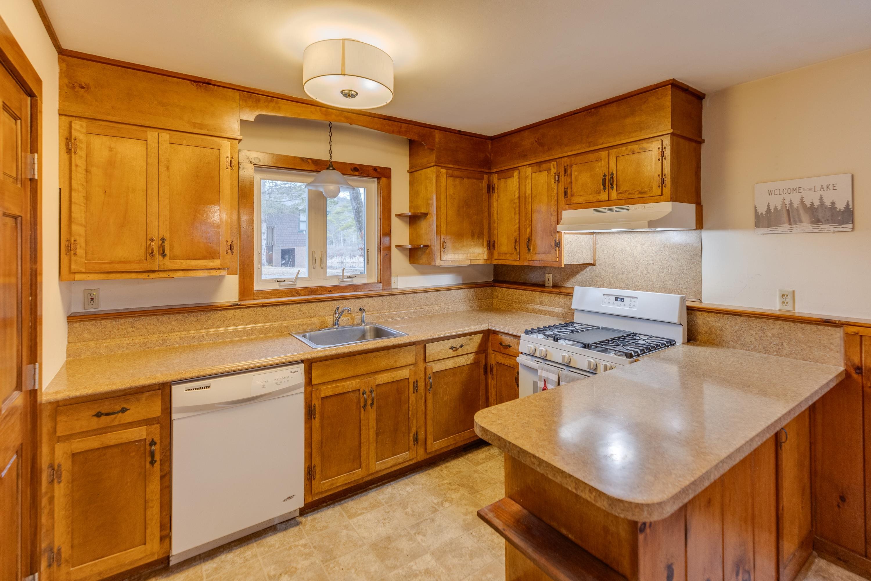 255 River St, Ashland, NH 03217